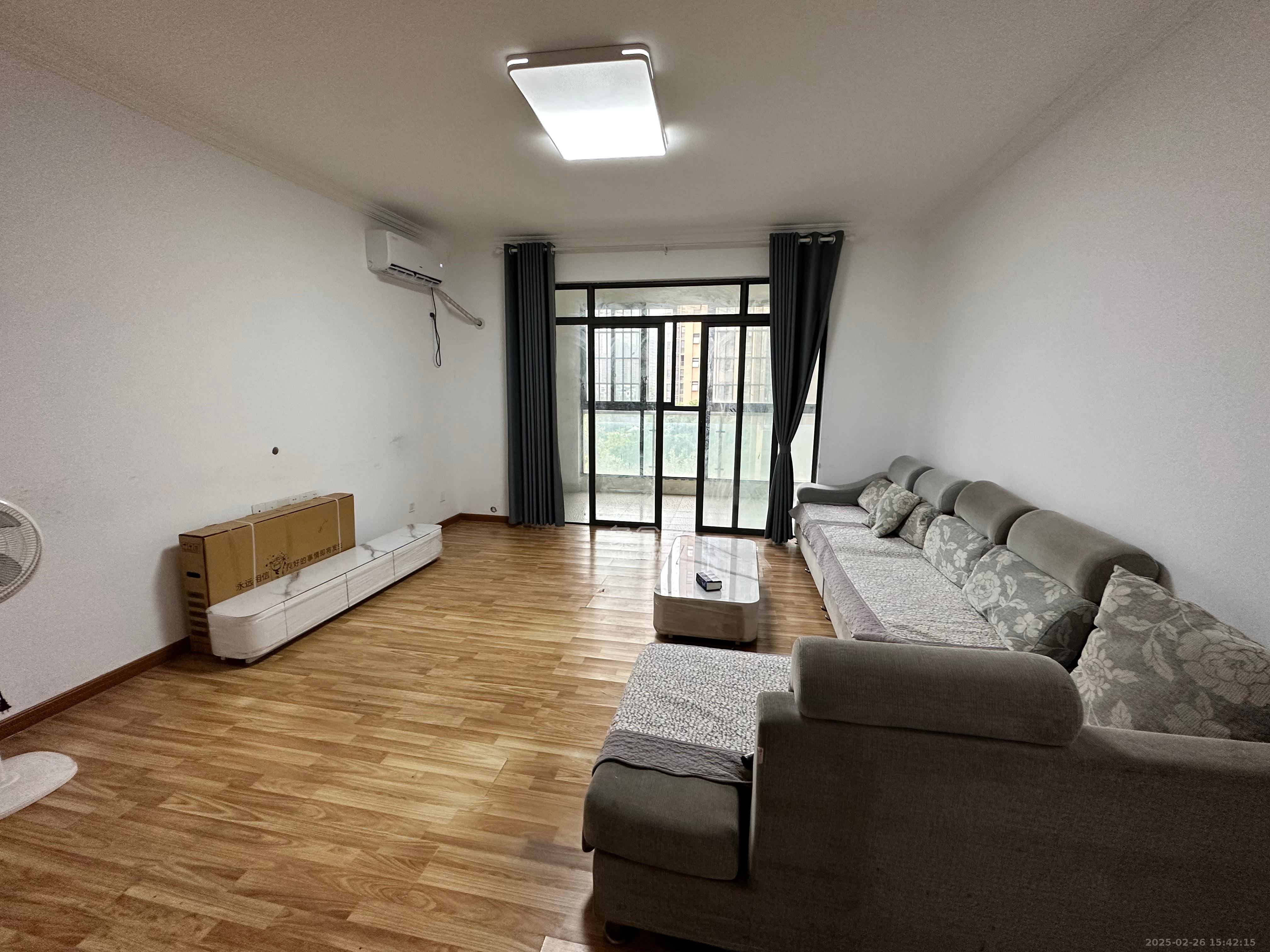 新华都万家城  4室2厅2卫    2200.0元/月 新华都万家城  4室2厅2卫    2200.0元/月