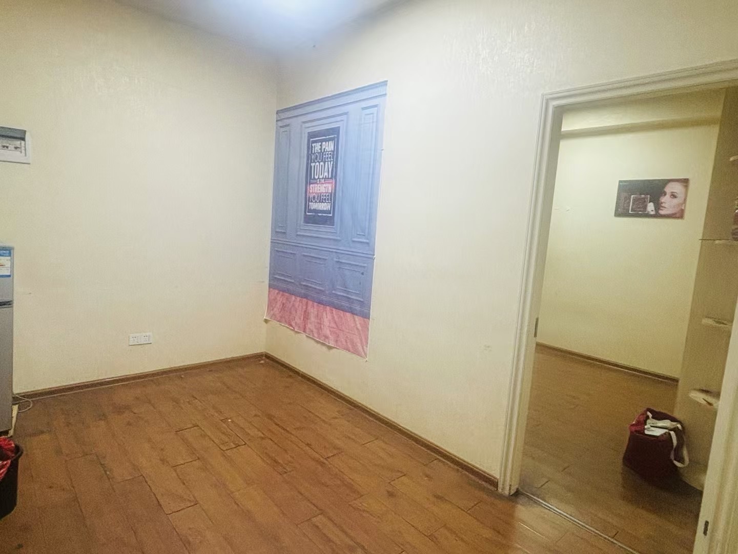 鸿星新天地  5室3厅1卫    4380.0元/月 鸿星新天地  5室3厅1卫    4380.0元/月室内图