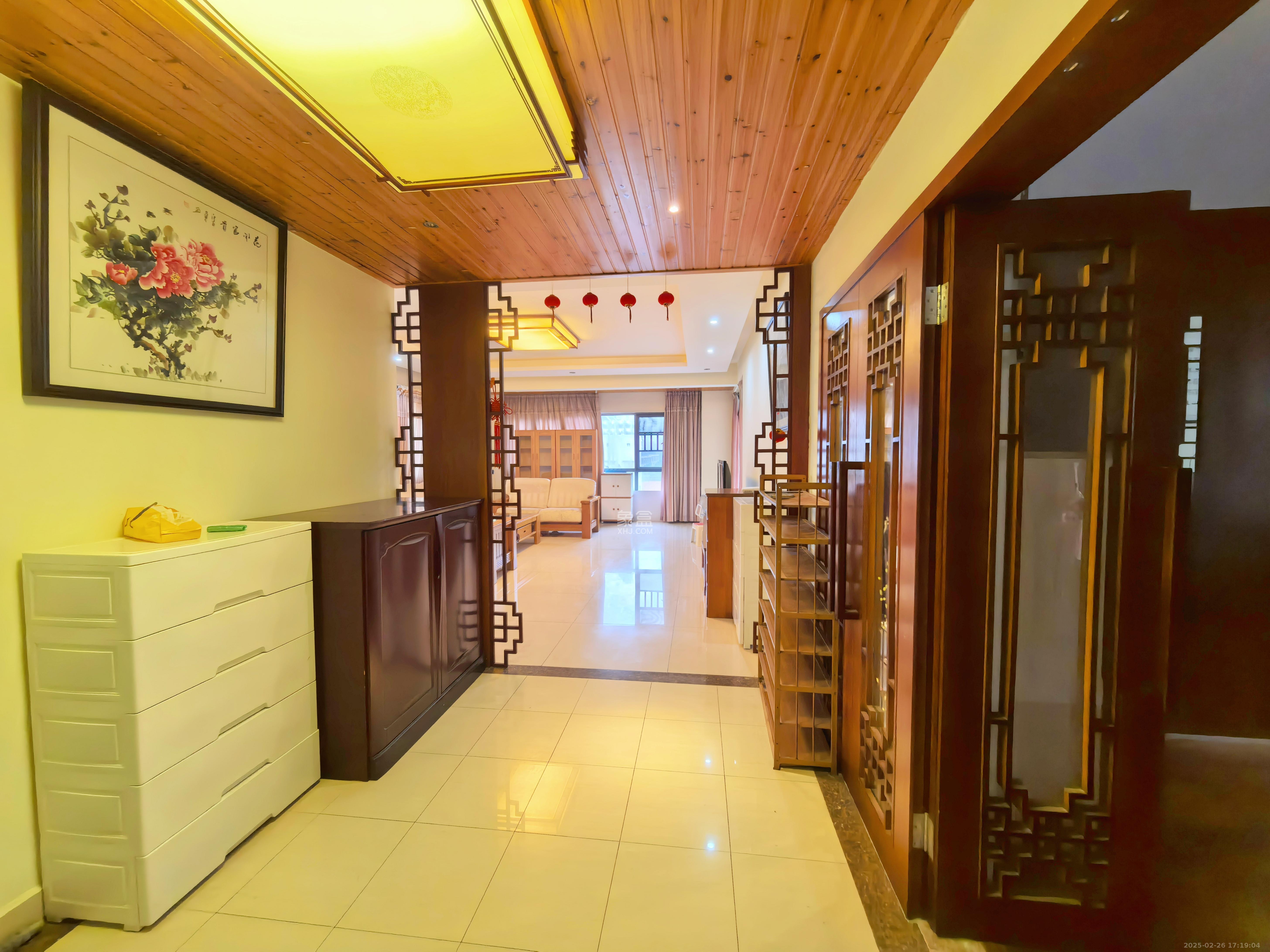 中城丽景香山园  4室2厅2卫   3900.00元/月室内图