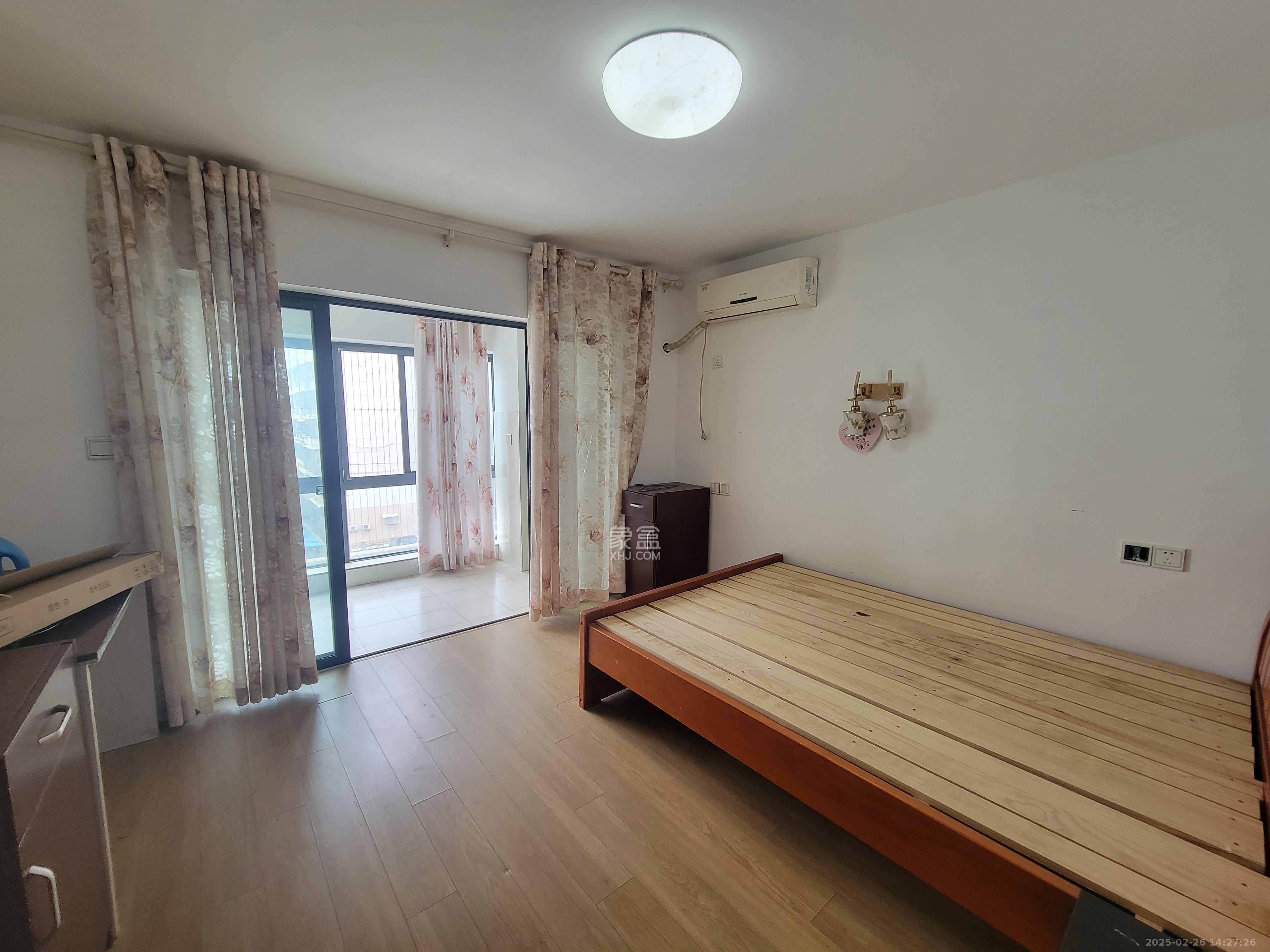 兰亭峰景 1室2厅1卫 2200.0元/月 兰亭峰景 1室2厅1卫 2200.0元/月室内图