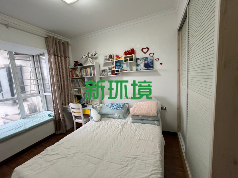 高盛澧园一二期  3室2厅2卫   98.00万客厅