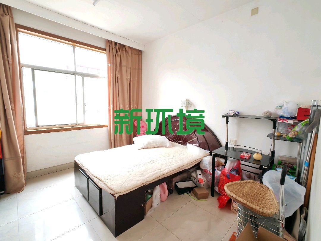 南庄花园 4室2厅2卫 135.0万 南庄花园 4室2厅2卫 135.0万客厅