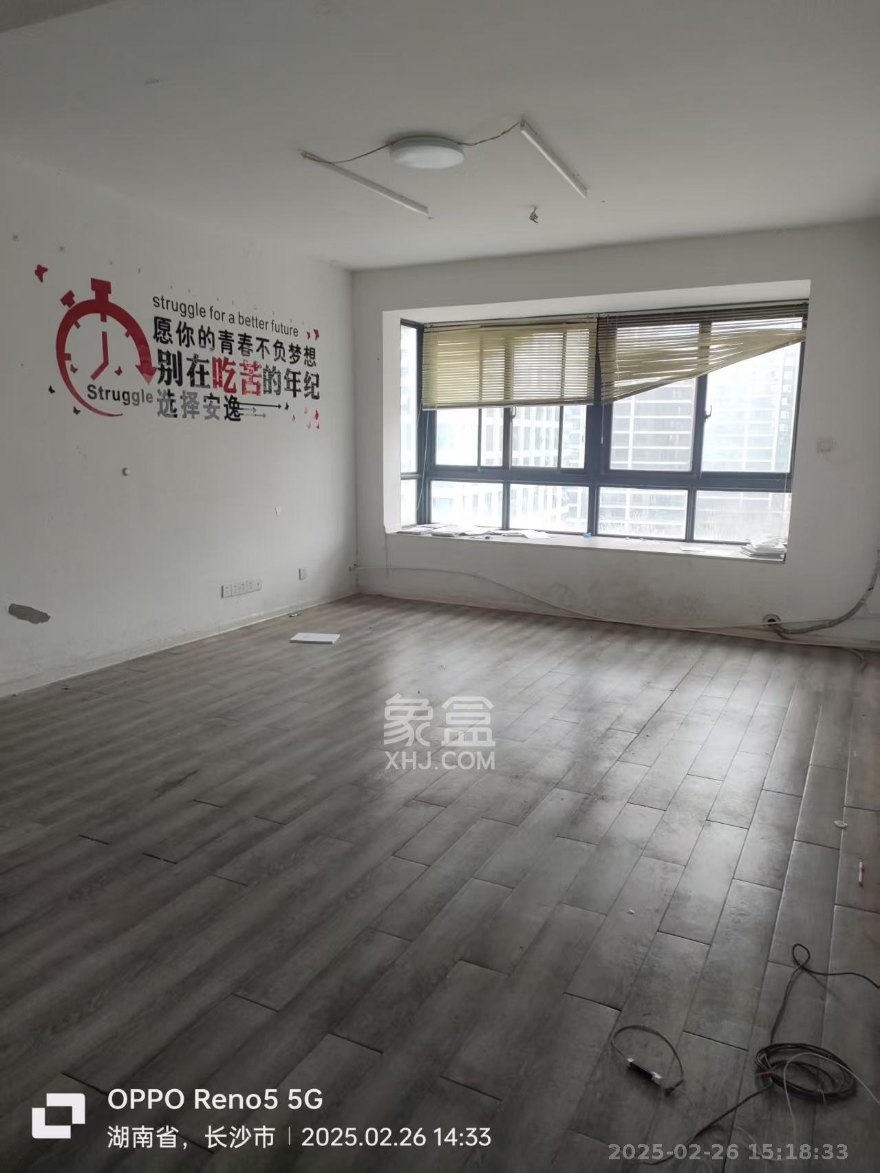 上庭苑  3室2厅2卫   2600.00元/月