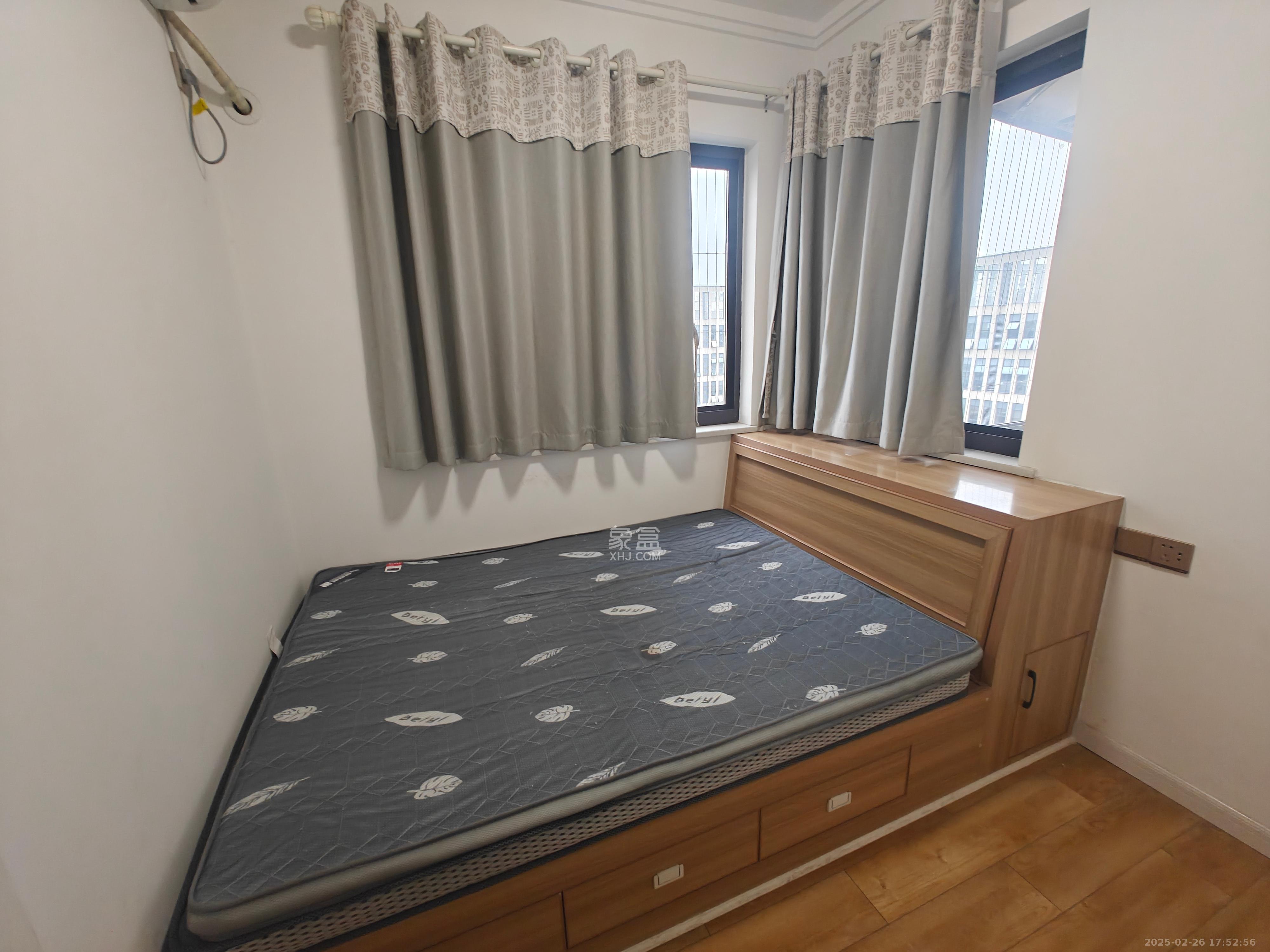 华润置地广场二期 3室2厅1卫 2500.0元/月 华润置地广场二期 3室2厅1卫 2500.0元/月室内图