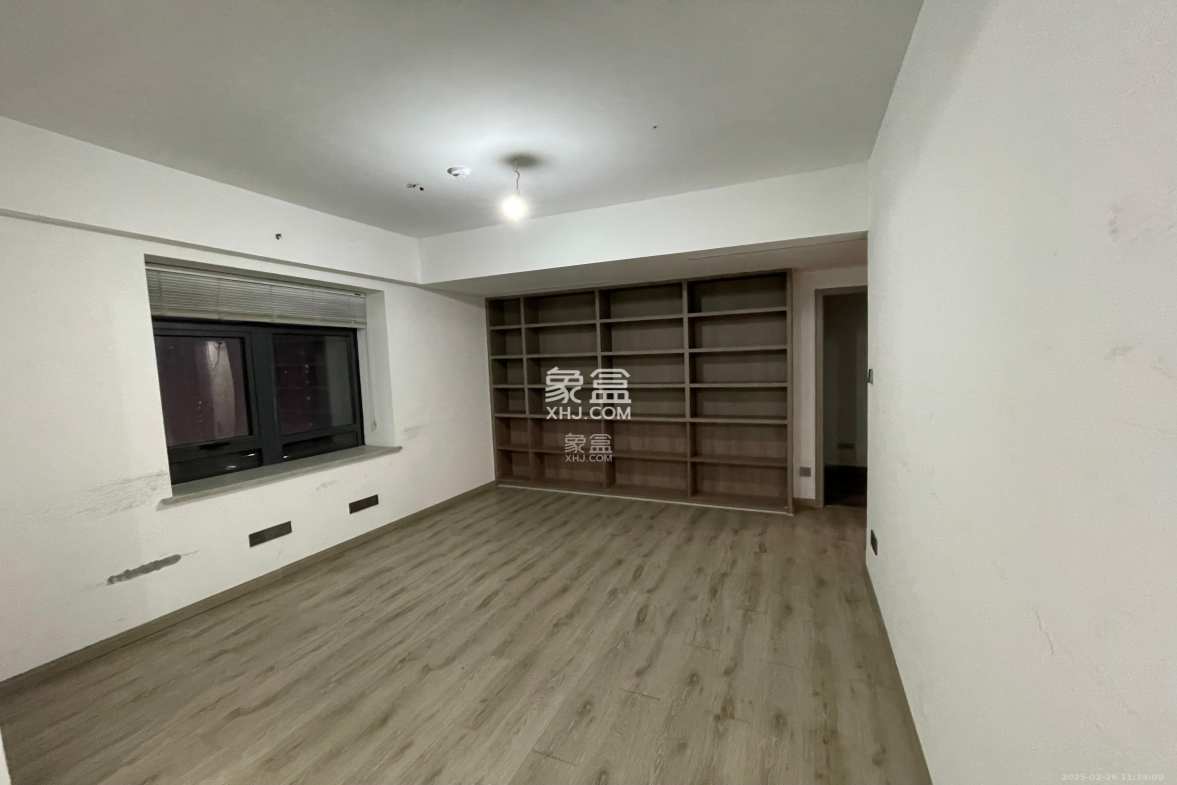 欧亚达国际广场 5室1厅1卫 5500.0元/月 欧亚达国际广场 5室1厅1卫 5500.0元/月室内图