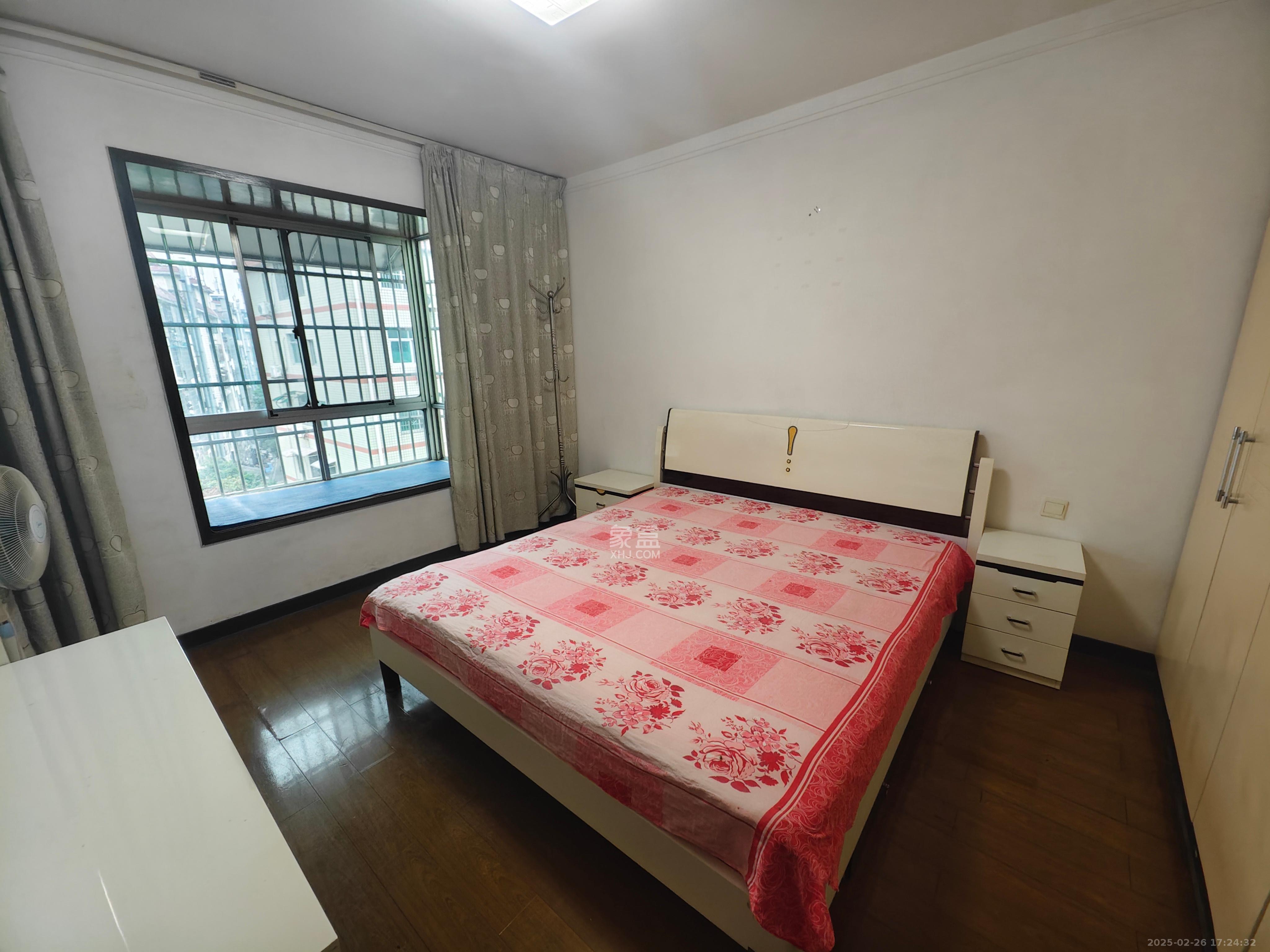 银晟花园  2室2厅1卫   1850.00元/月室内图