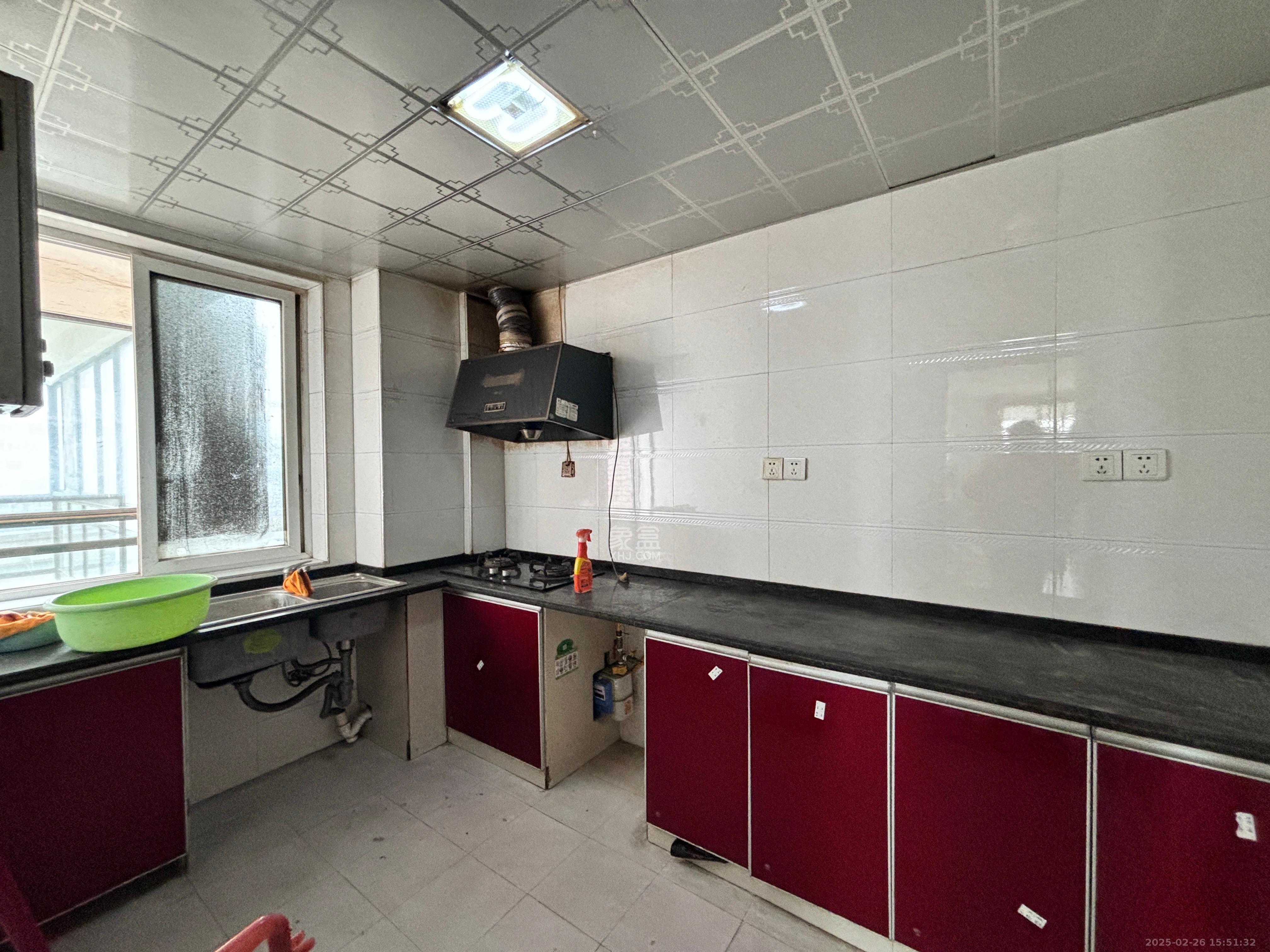 大塘湾公寓 3室2厅2卫 2000.0元/月 大塘湾公寓 3室2厅2卫 2000.0元/月室内图