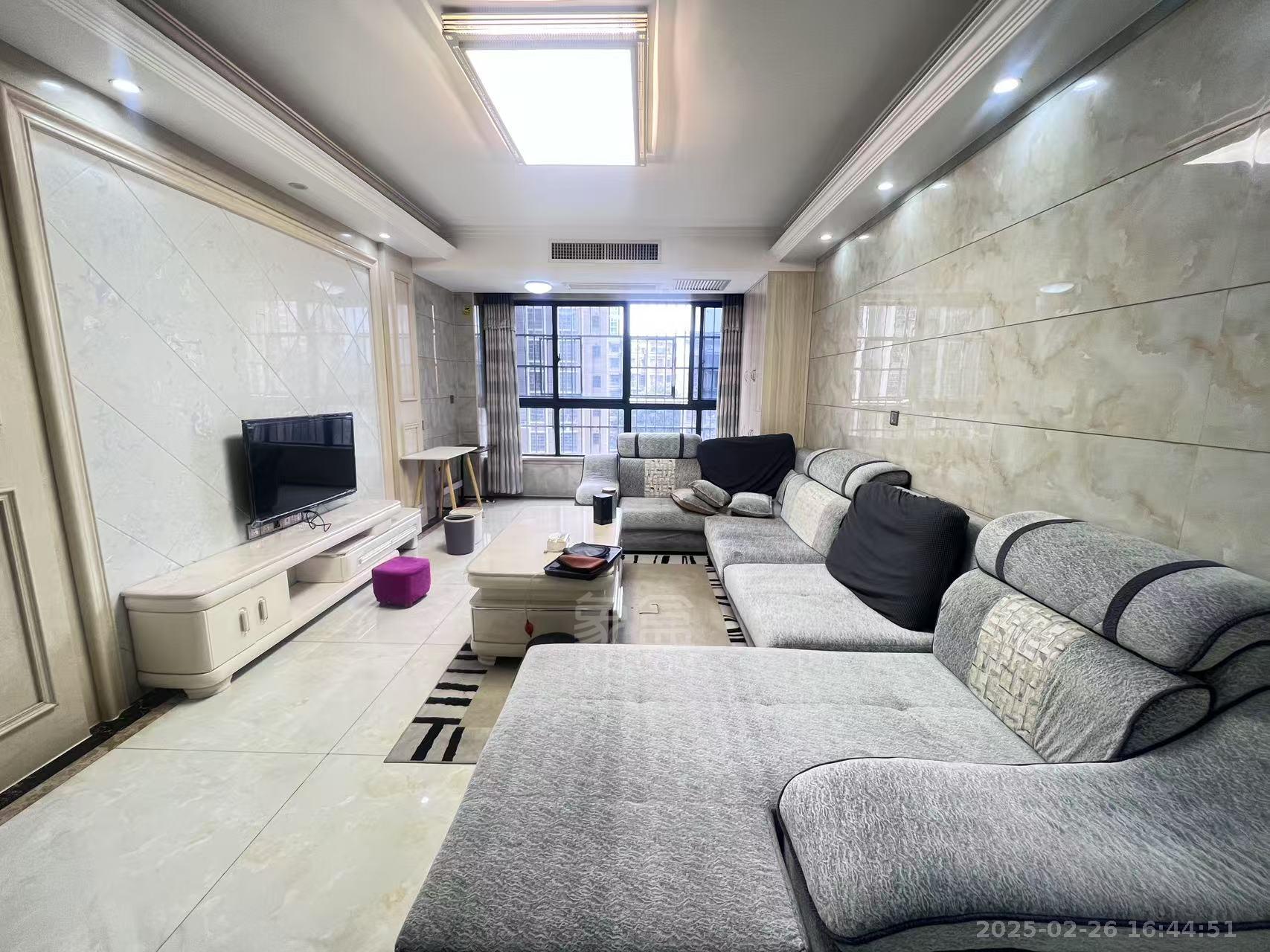 辉煌时代  2室1厅1卫    1400.0元/月 辉煌时代  2室1厅1卫    1400.0元/月