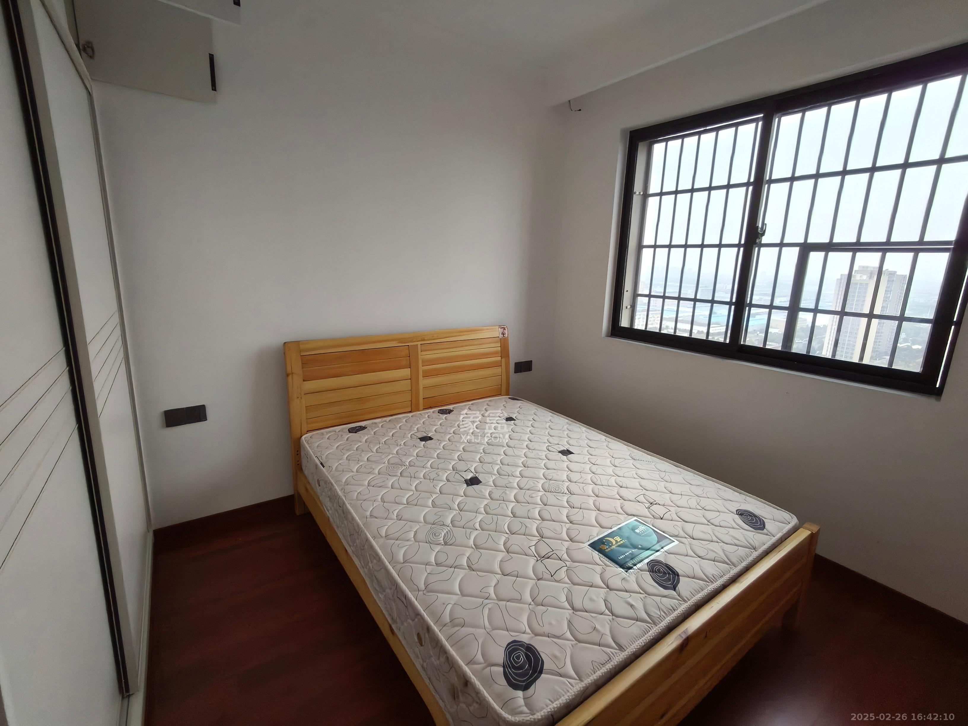 康桥长郡  3室2厅1卫   2000.00元/月室内图