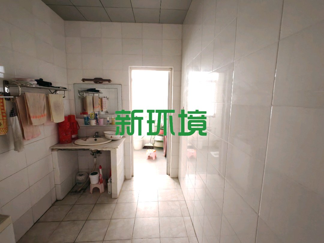 南庄花园 4室2厅2卫 135.0万 南庄花园 4室2厅2卫 135.0万客厅