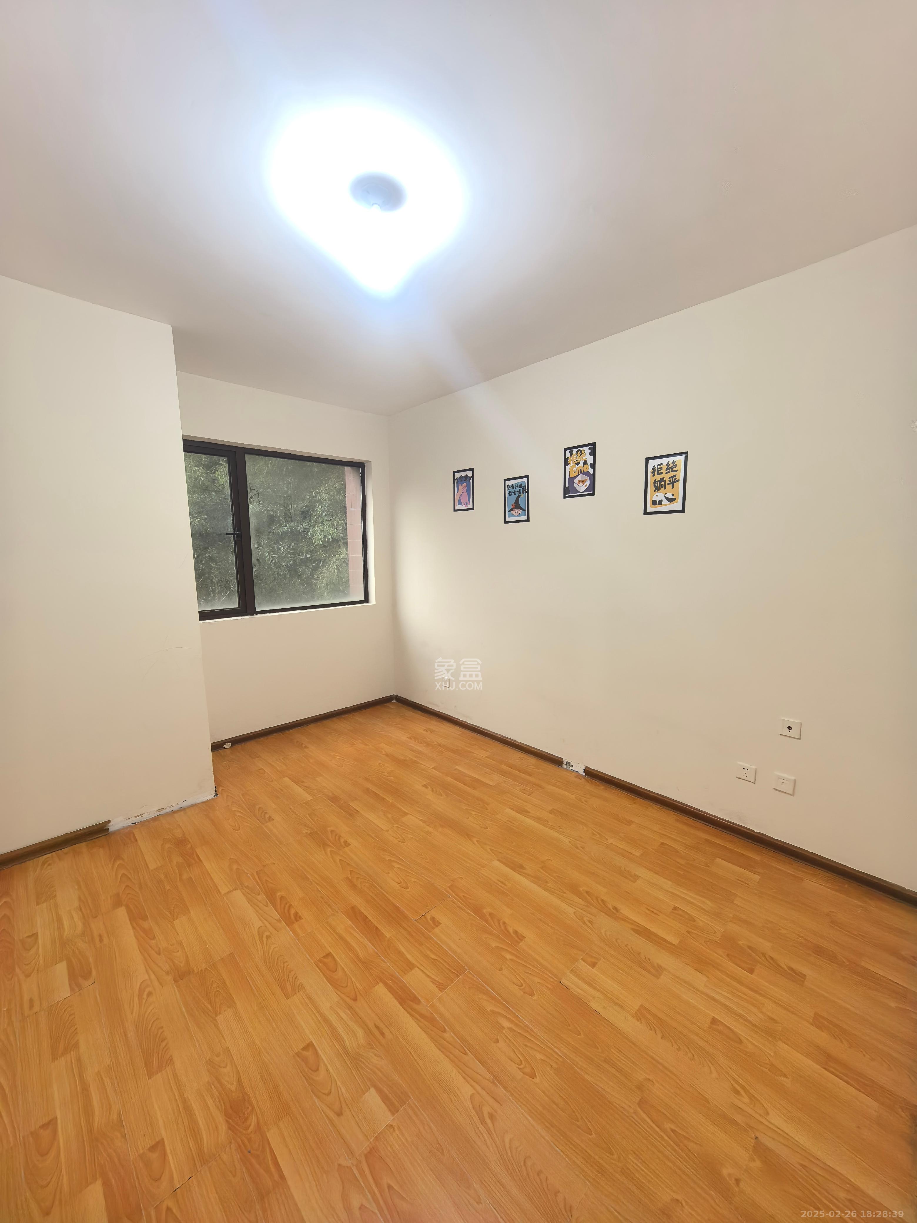 金色溪泉湾 1室2厅1卫 2200.0元/月 金色溪泉湾 1室2厅1卫 2200.0元/月室内图