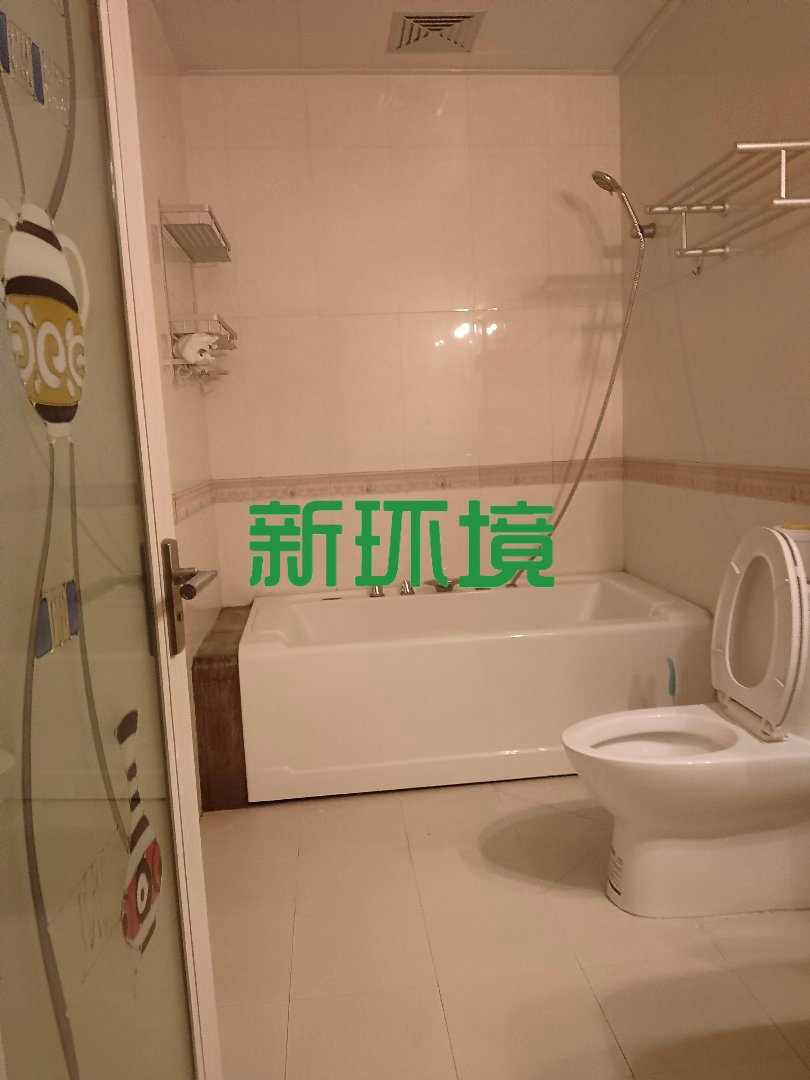 雅典国际家园  4室2厅2卫   78.00万客厅