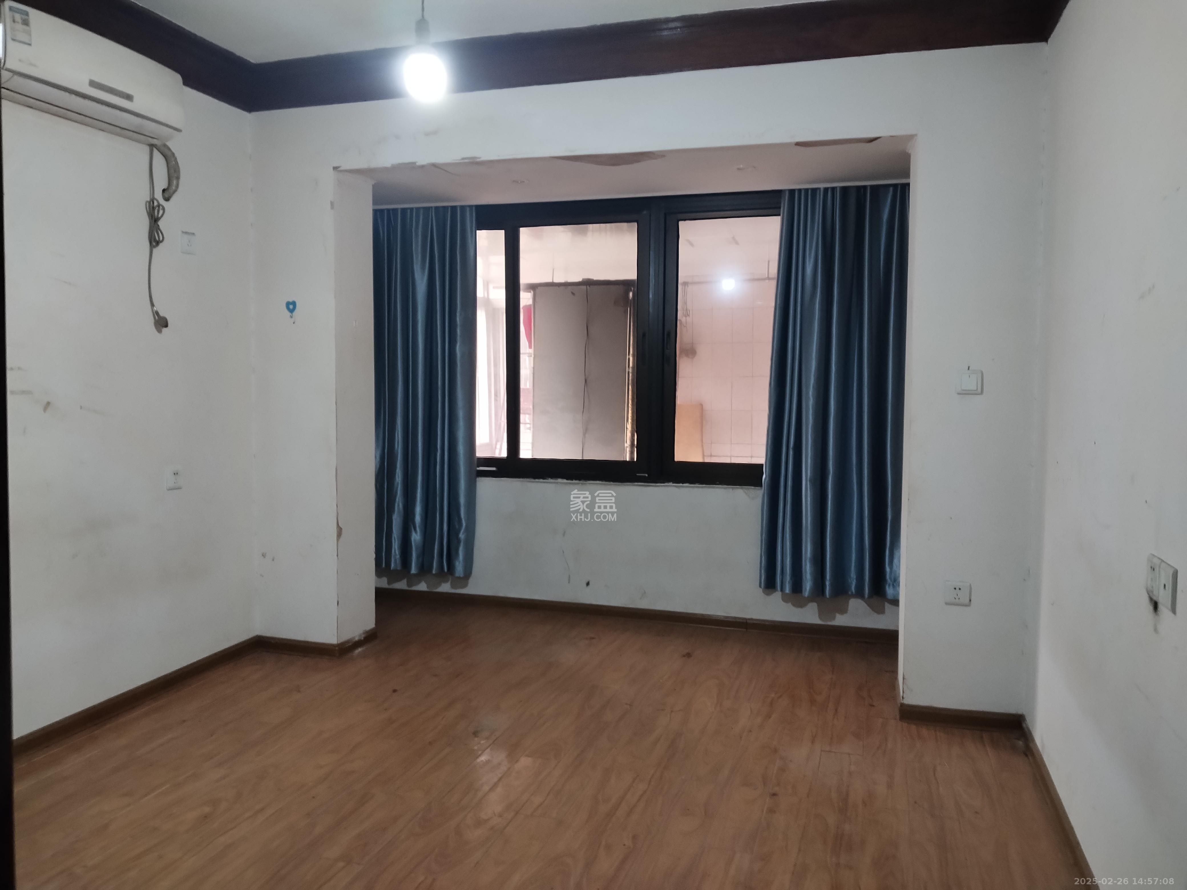 燕山街社区 2室2厅1卫 2000.0元/月 燕山街社区 2室2厅1卫 2000.0元/月室内图