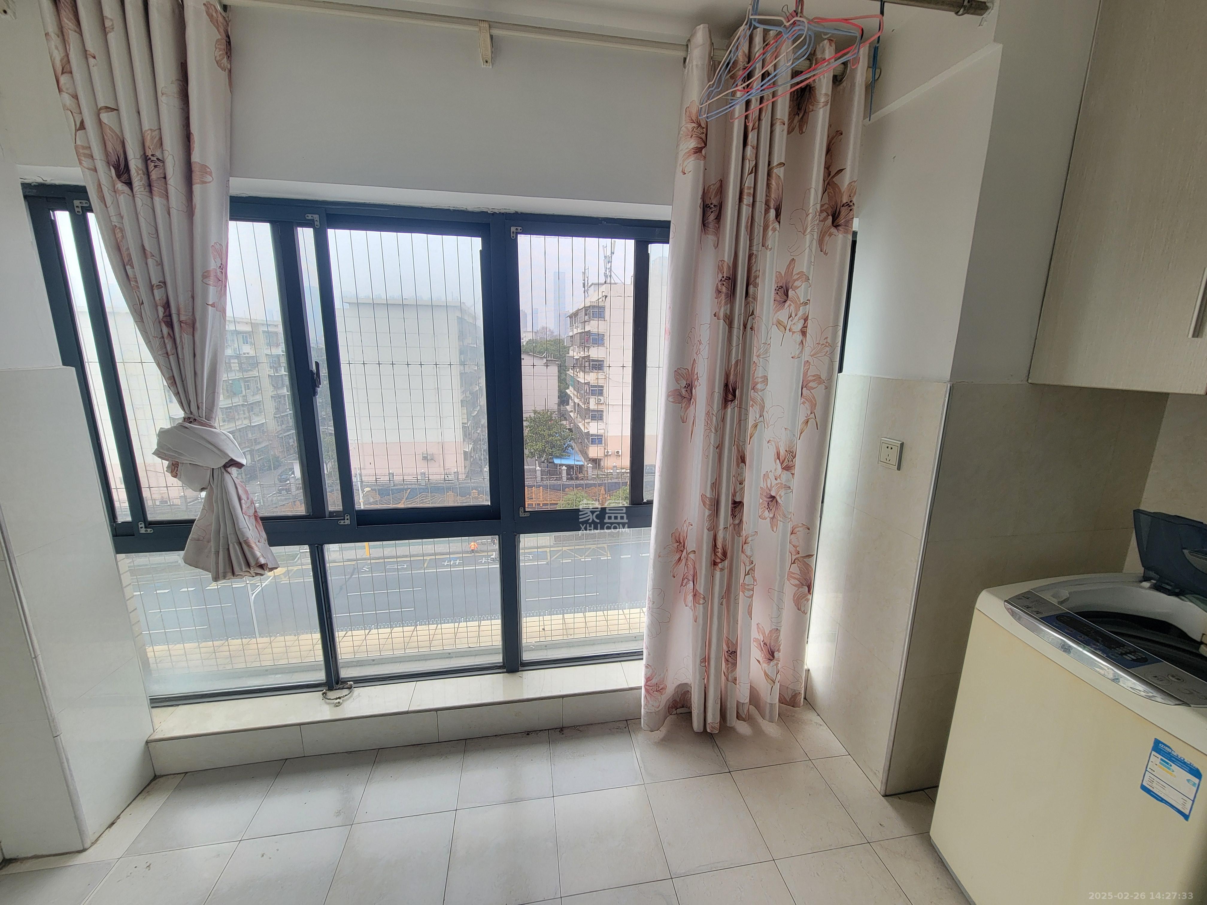 兰亭峰景 1室2厅1卫 2200.0元/月 兰亭峰景 1室2厅1卫 2200.0元/月室内图