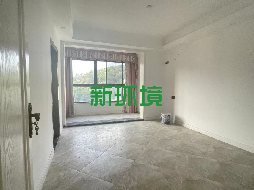 山城上品  5室2厅3卫   108.00万客厅