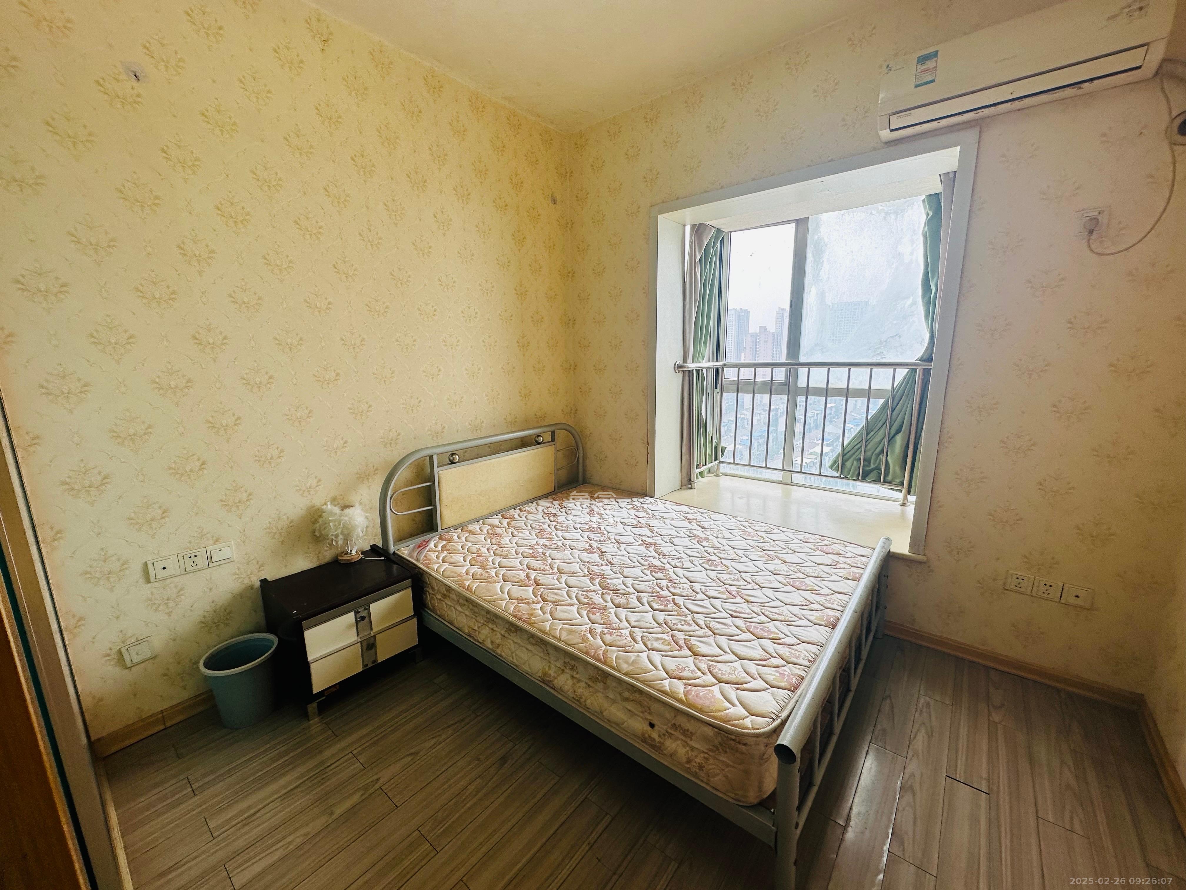 左岸右岸  2室2厅1卫   2300.00元/月室内图