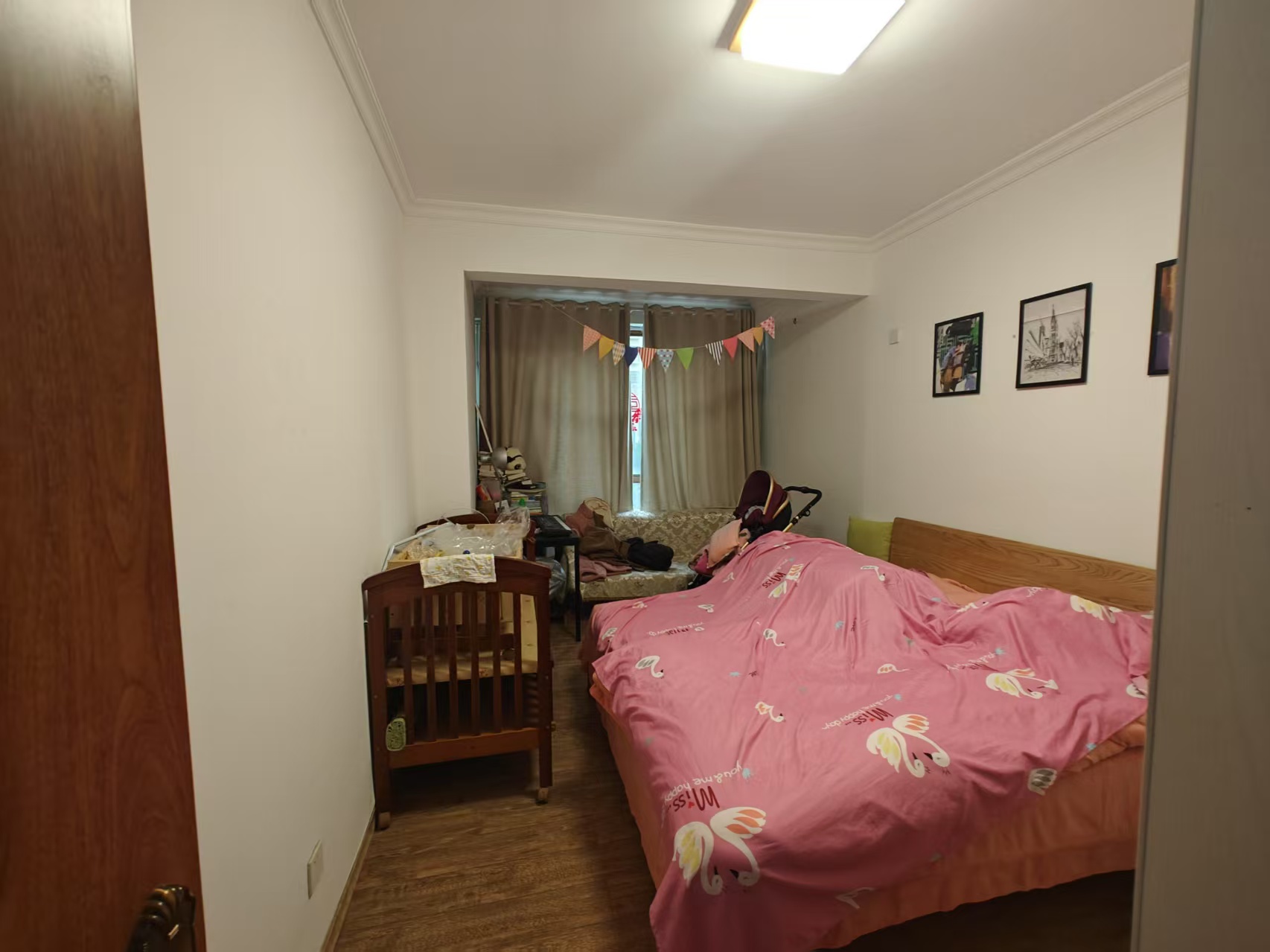 城南壹号  3室2厅2卫    76.8万 城南壹号  3室2厅2卫    76.8万客厅