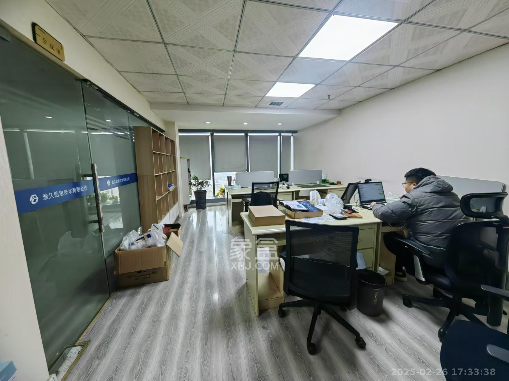 东怡外国（南湖一号)  1室1厅1卫   2000.00元/月室内图