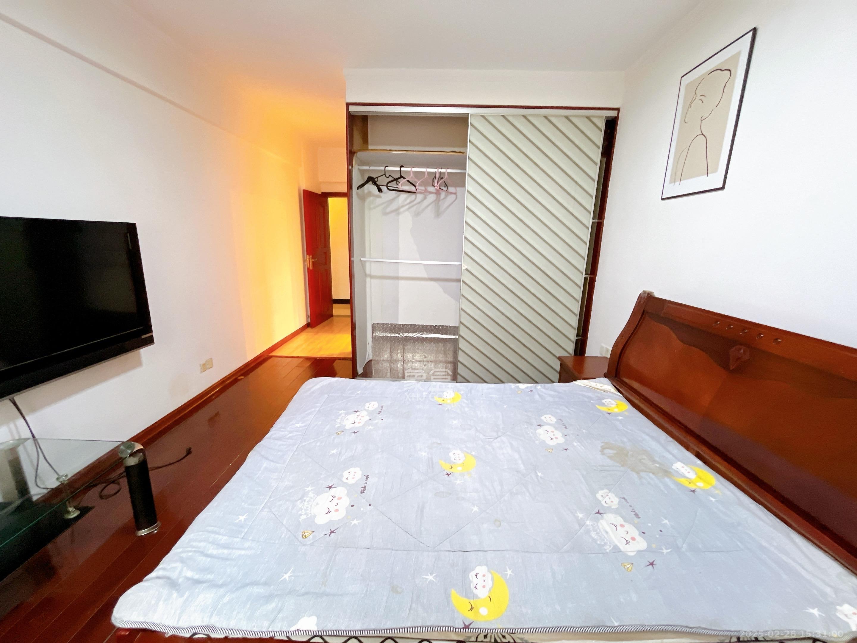 佳阳悦景馨都  3室2厅1卫   2400.00元/月室内图