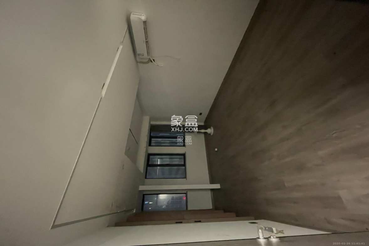 欧亚达国际广场 5室1厅1卫 5500.0元/月 欧亚达国际广场 5室1厅1卫 5500.0元/月室内图