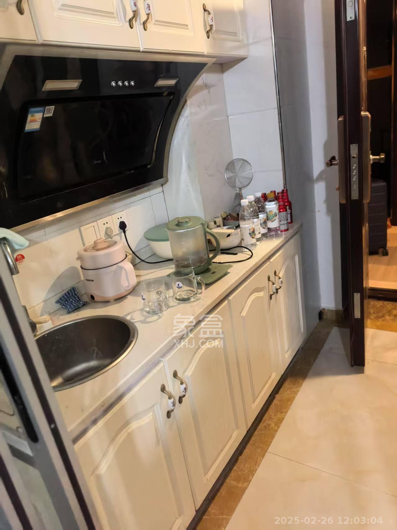 保利国际广场 1室1厅1卫 2500.0元/月 保利国际广场 1室1厅1卫 2500.0元/月室内图