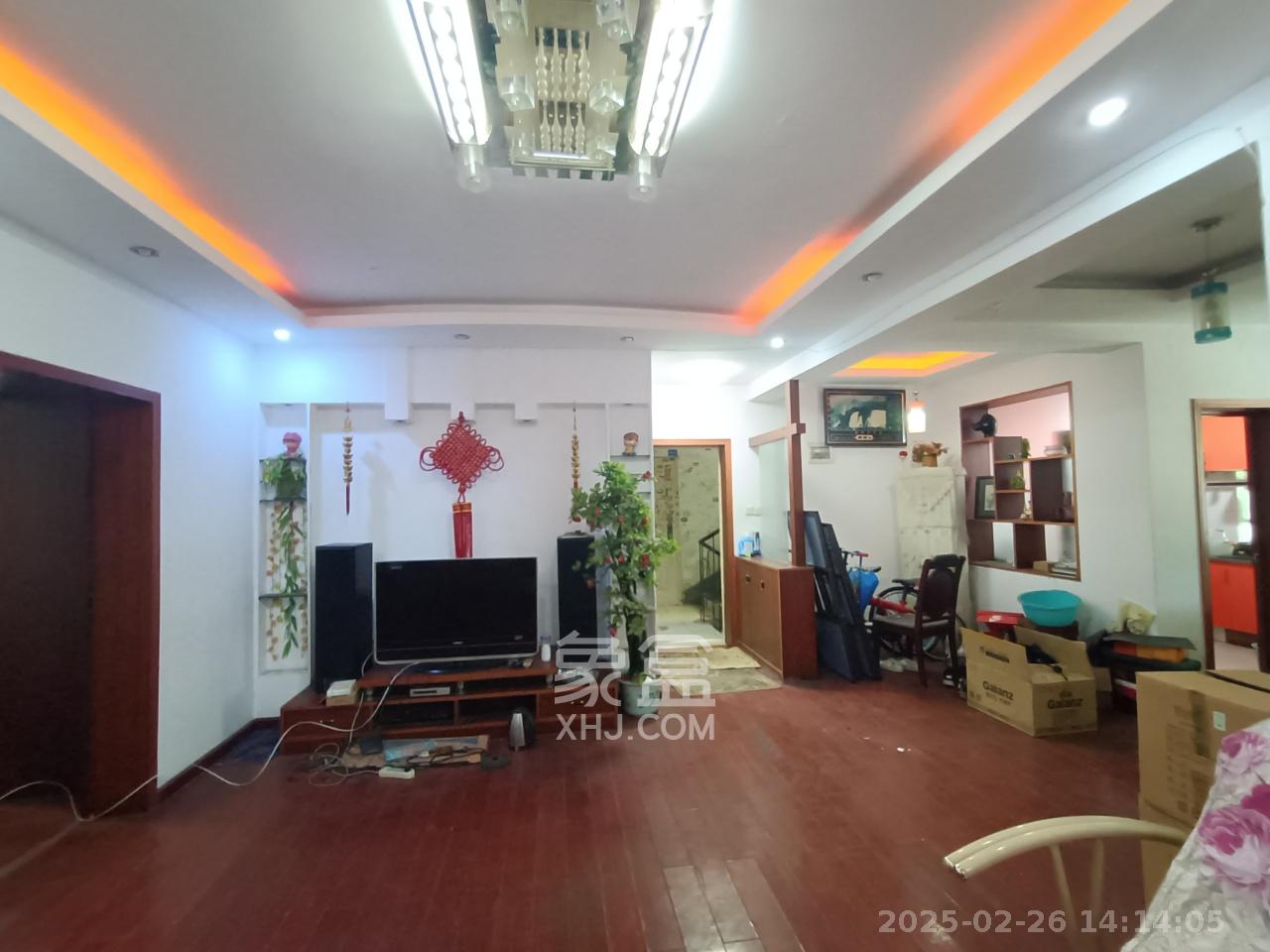 中南汽车世界  3室2厅2卫    1600.0元/月室内图
