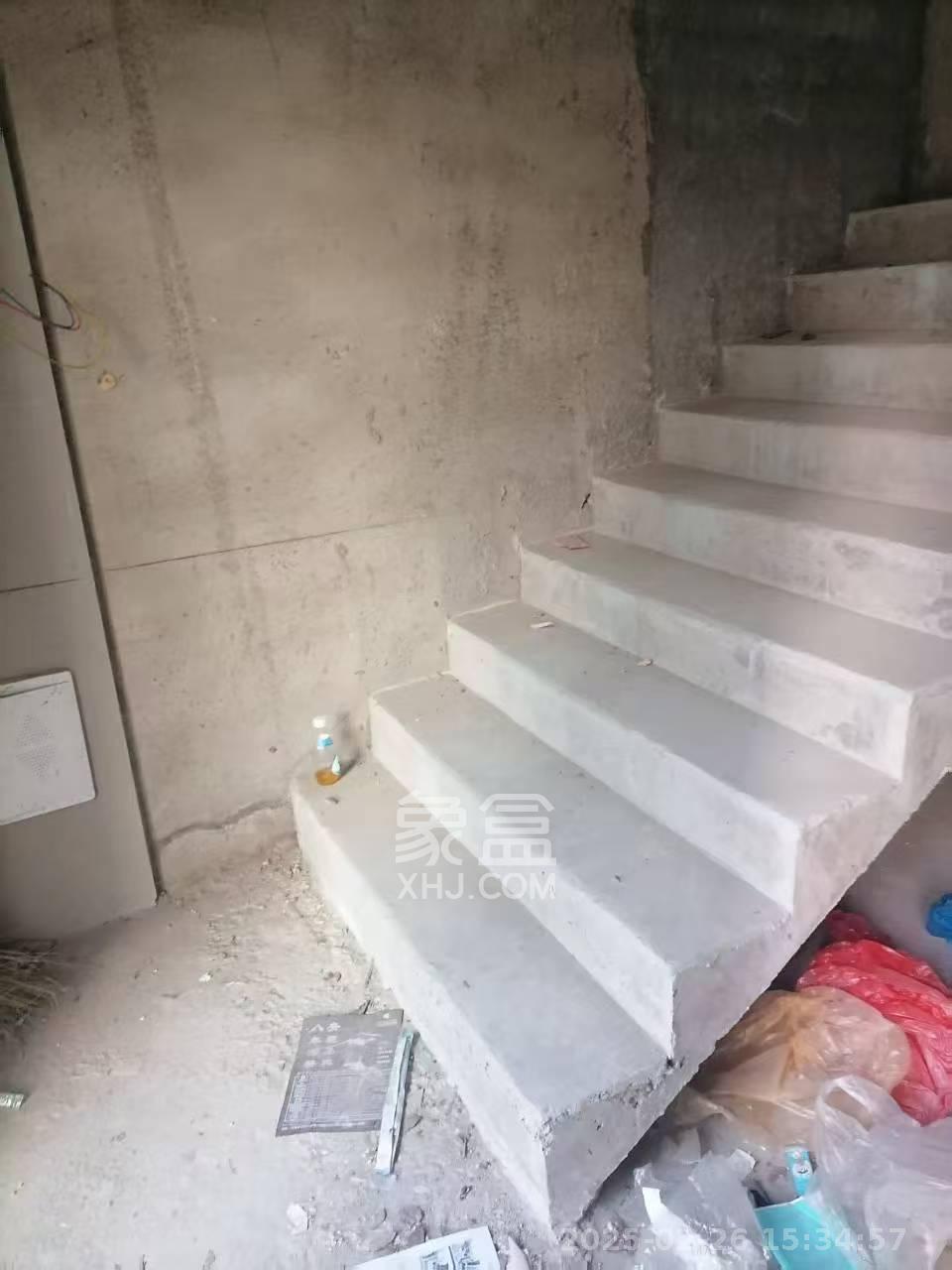 钱隆世家   91.6㎡     7000.00元/月室内图