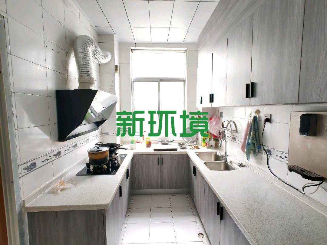 南庄花园 4室2厅2卫 135.0万 南庄花园 4室2厅2卫 135.0万客厅