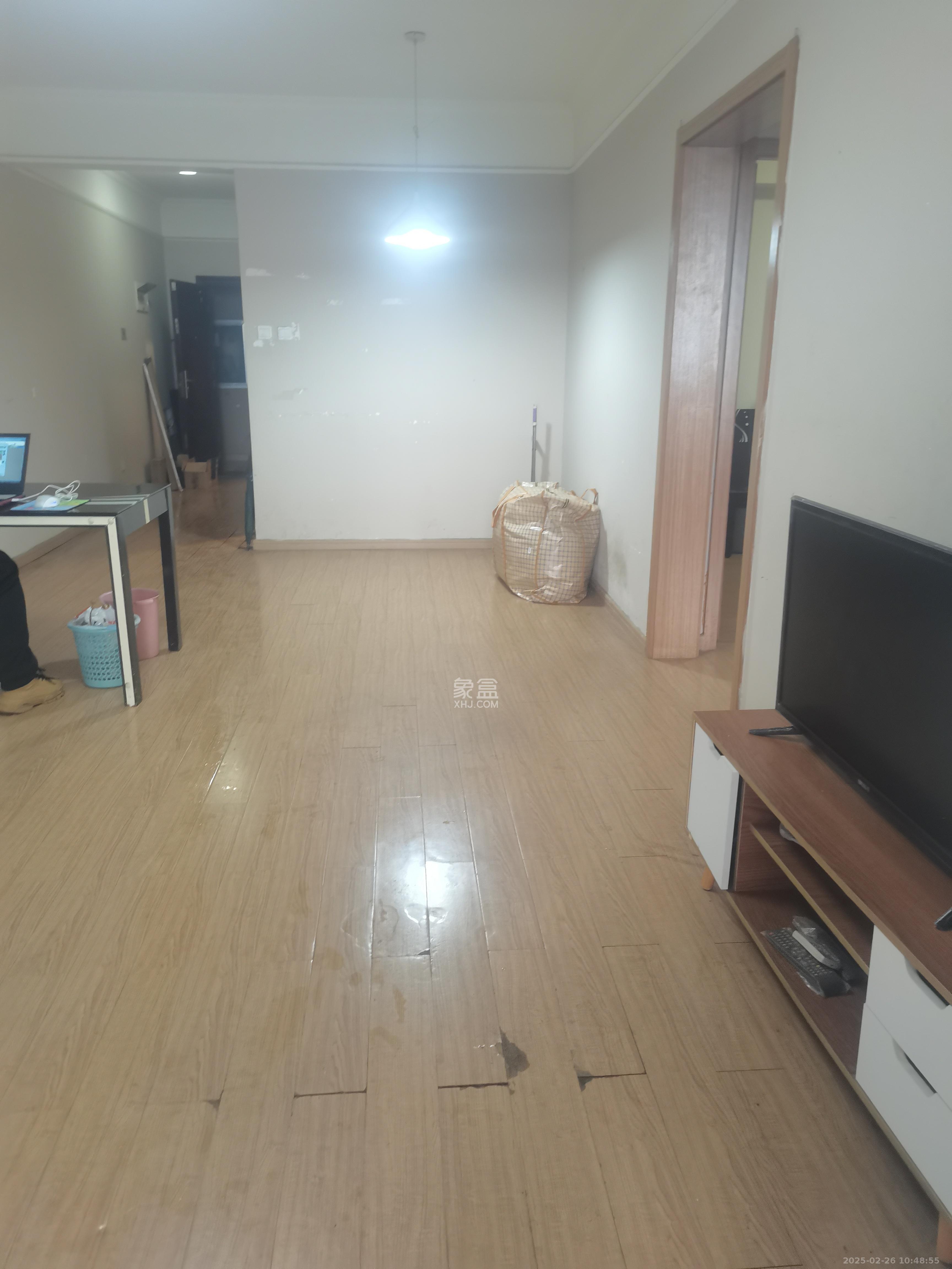 麓谷小镇  3室2厅1卫   2300.00元/月室内图