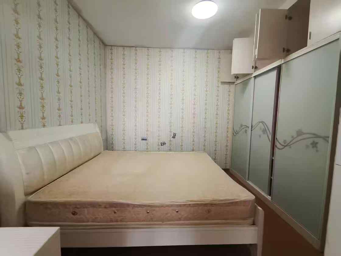 鸿泰国际  2室2厅1卫   1600.00元/月室内图