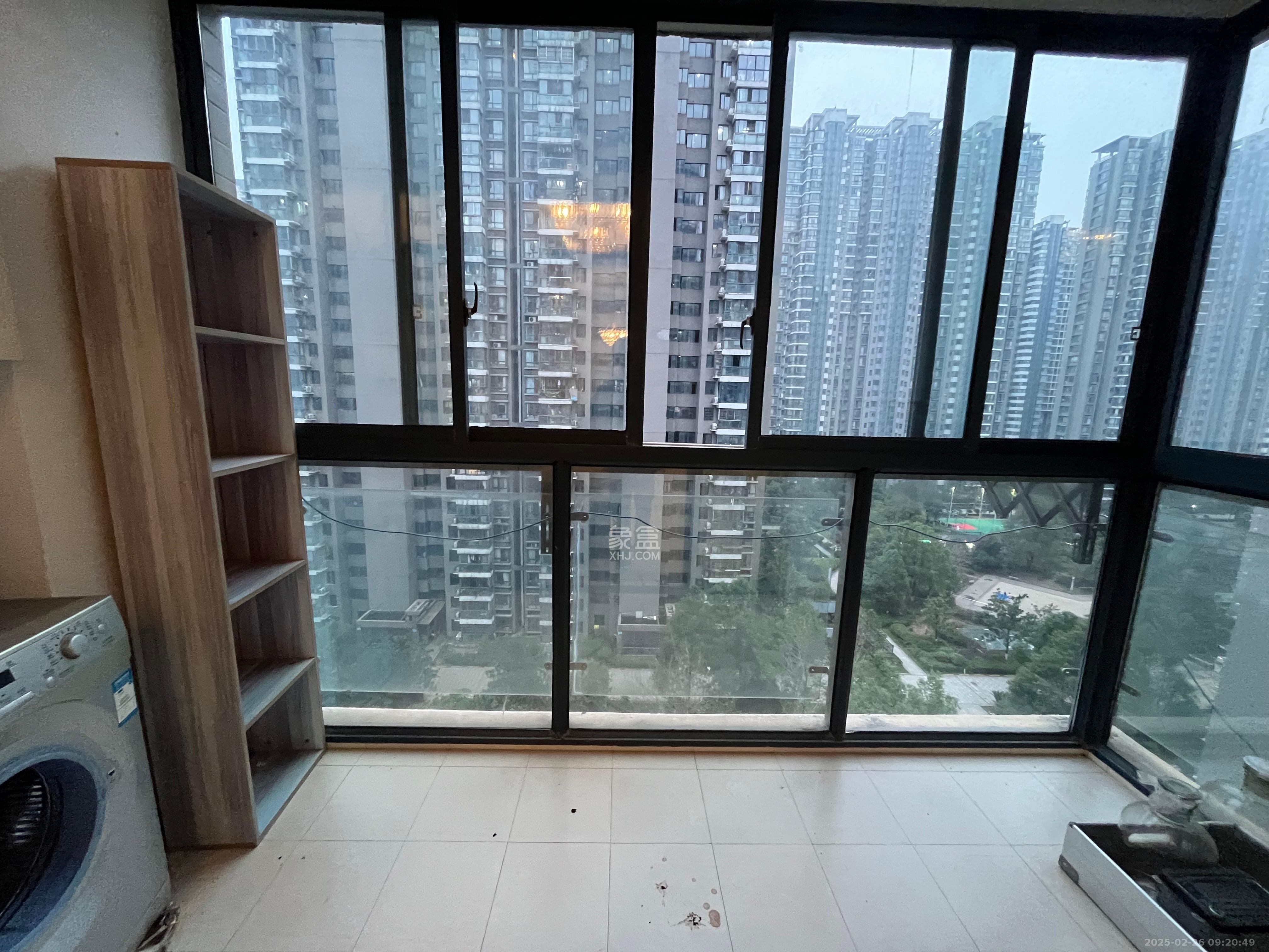 湘江世纪城达江苑 1室2厅2卫 2300.0元/月 湘江世纪城达江苑 1室2厅2卫 2300.0元/月室内图