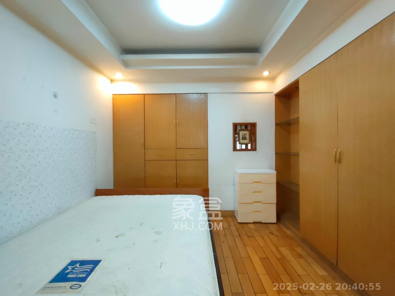 亮丽阁公寓  3室2厅1卫   1500.00元/月