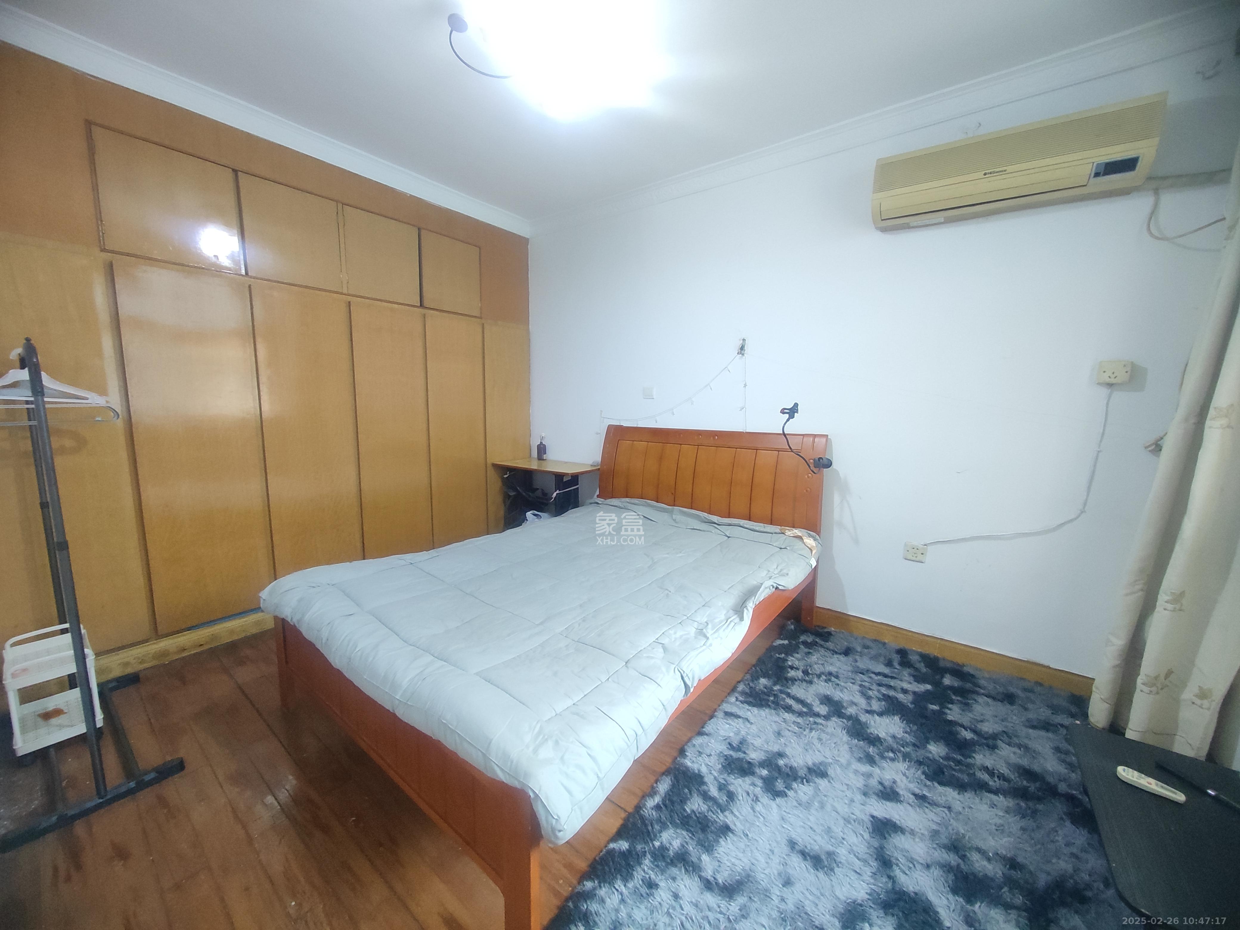工农新村（工农桥社区）  3室1厅1卫   2200.00元/月室内图