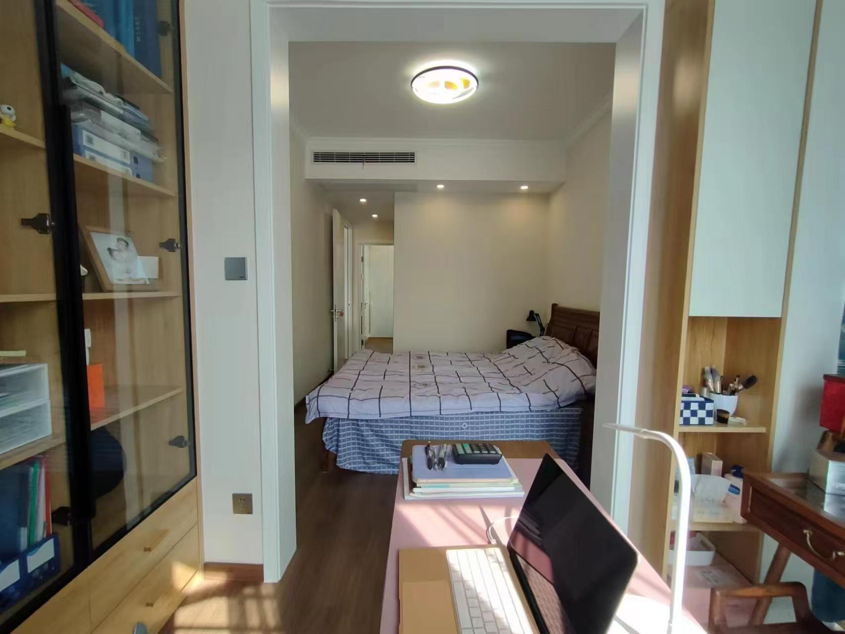 吉大汉珠山府 3室2厅2卫 98.8万 吉大汉珠山府 3室2厅2卫 98.8万客厅