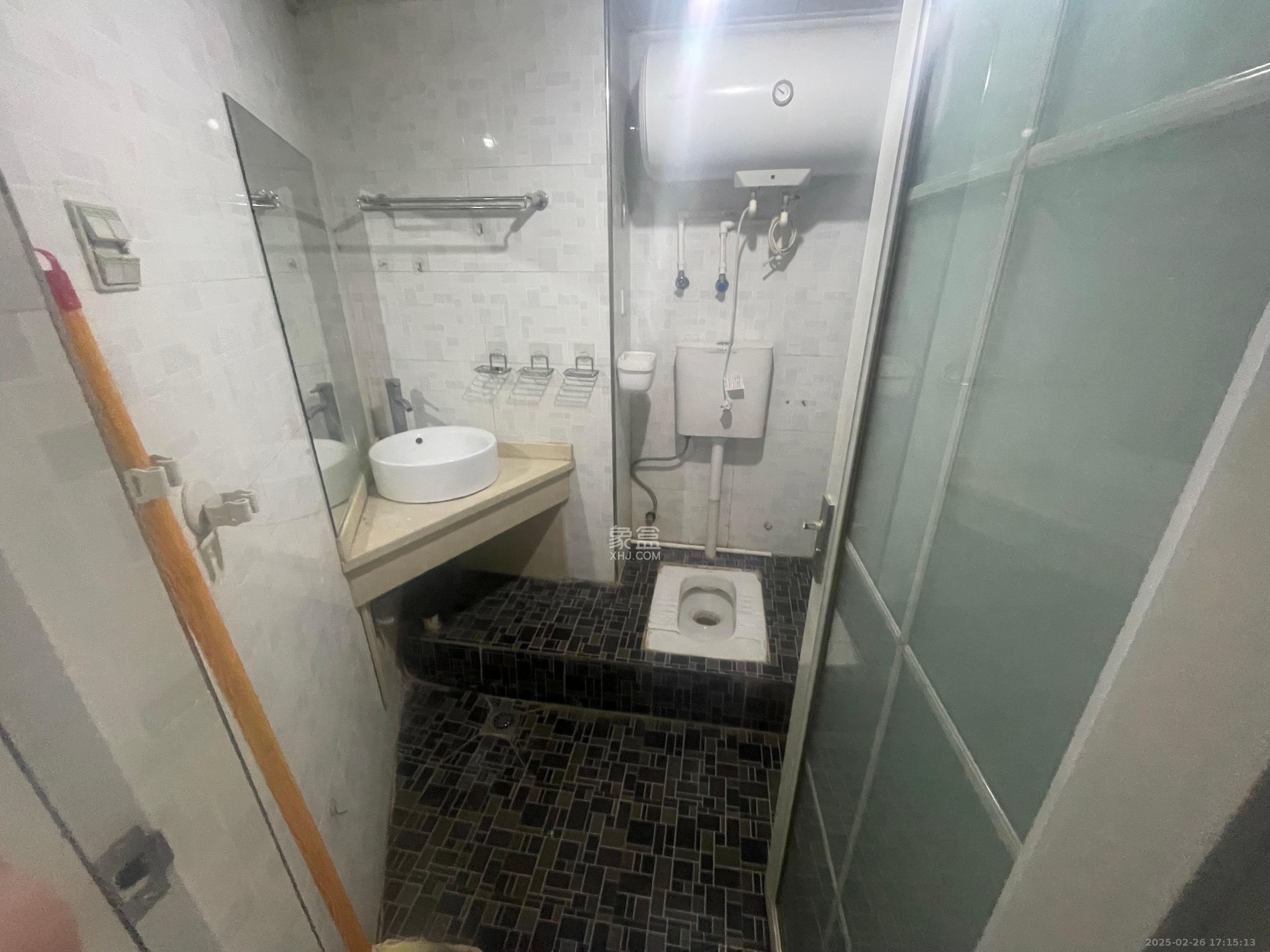 德庆水韵山城  1室1厅1卫   1400.00元/月