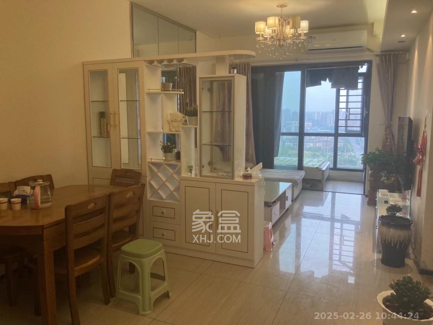 恒大上林苑  1室2厅1卫   2700.00元/月