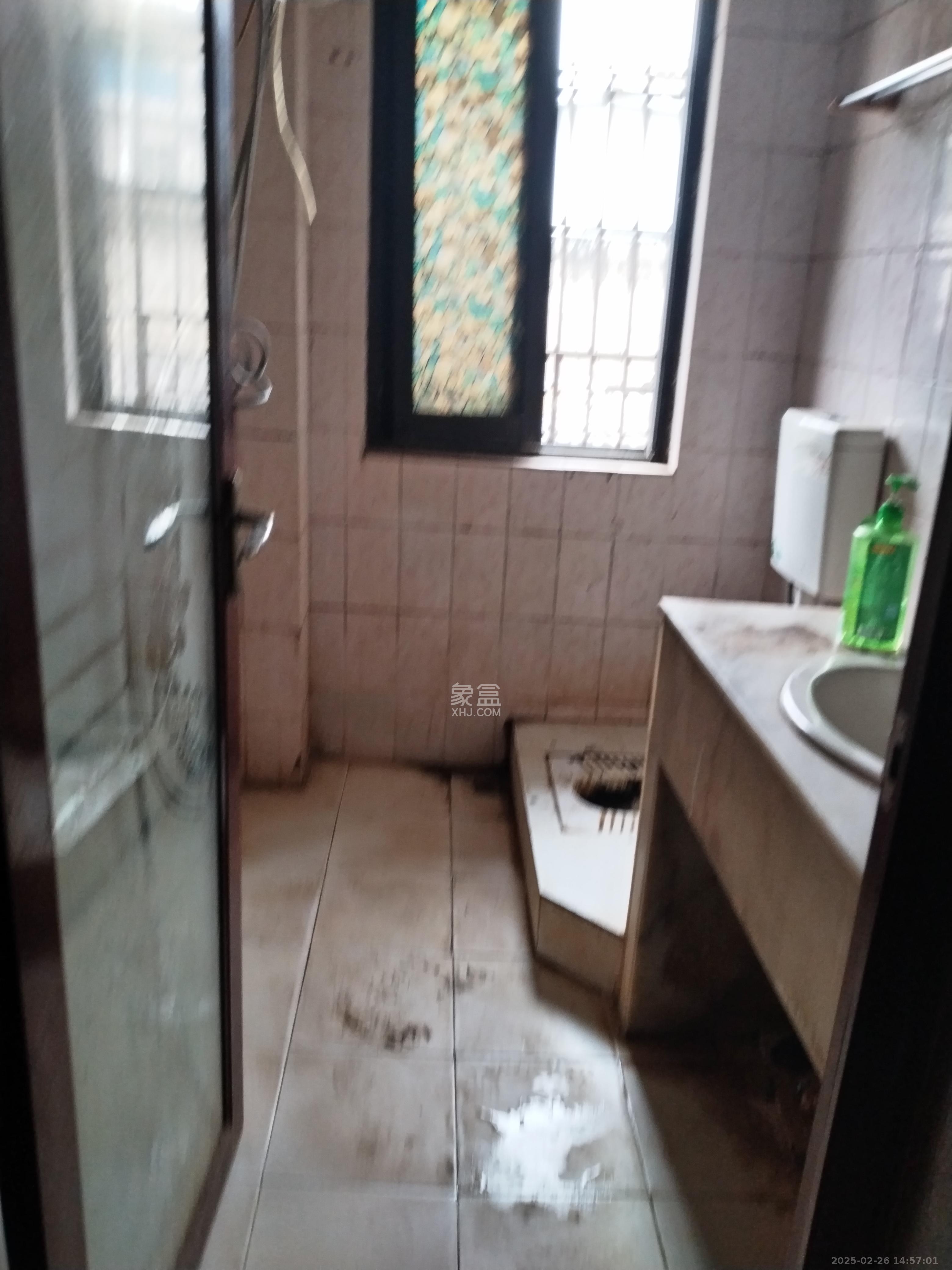 燕山街社区 2室2厅1卫 2000.0元/月 燕山街社区 2室2厅1卫 2000.0元/月室内图