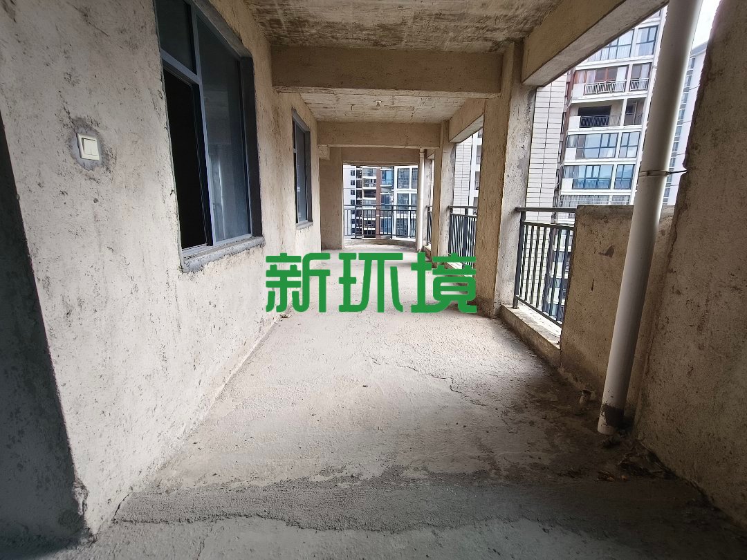 东方明珠  4室2厅2卫   70.00万客厅
