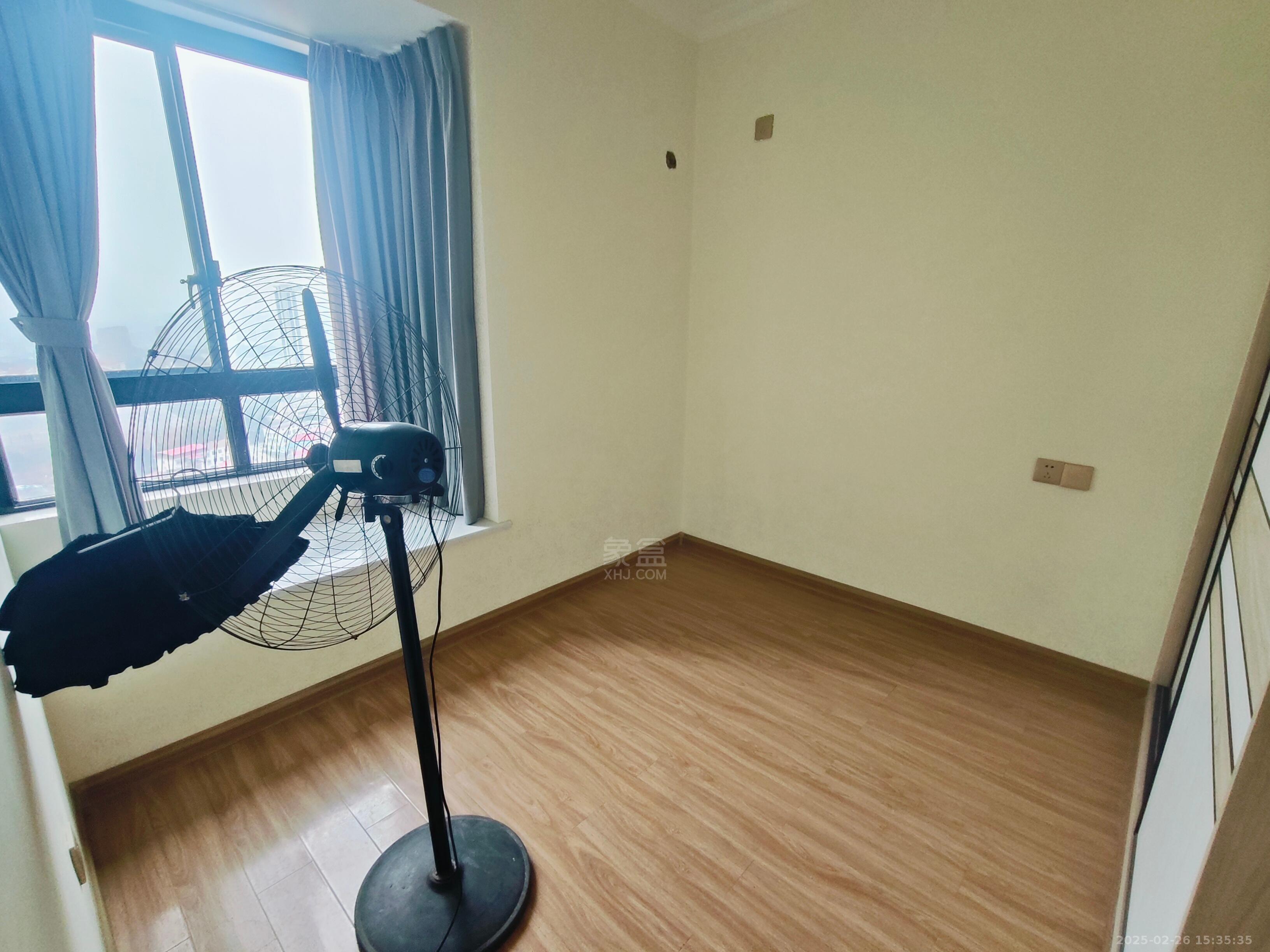 时代新城(翰林府)  3室2厅2卫    2500.0元/月 时代新城(翰林府)  3室2厅2卫    2500.0元/月室内图