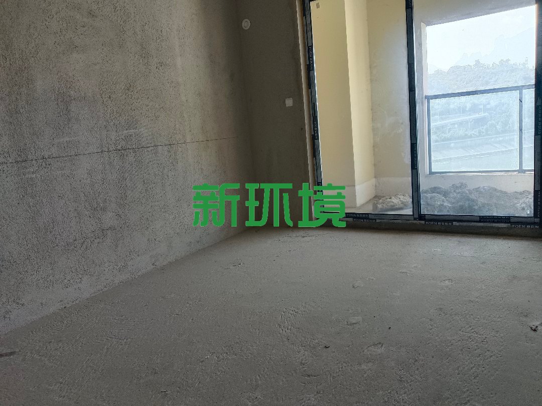 荣盛华府  4室2厅2卫   150.00万客厅