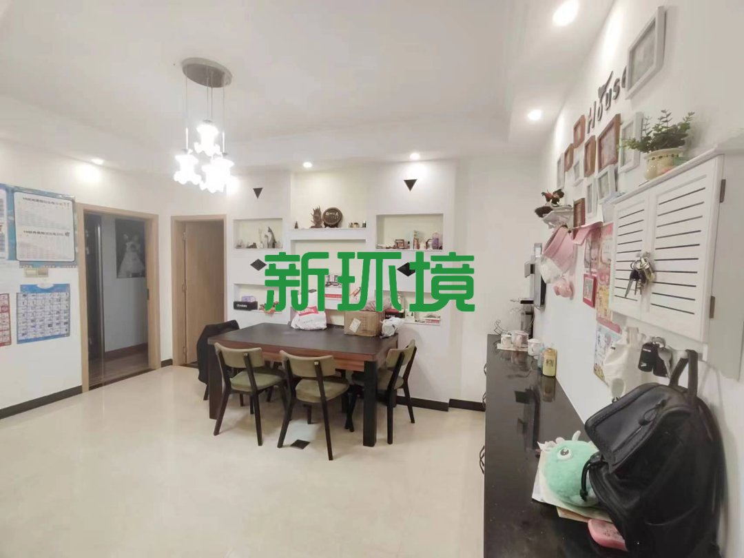 维港御景湾  3室2厅2卫   85.00万客厅