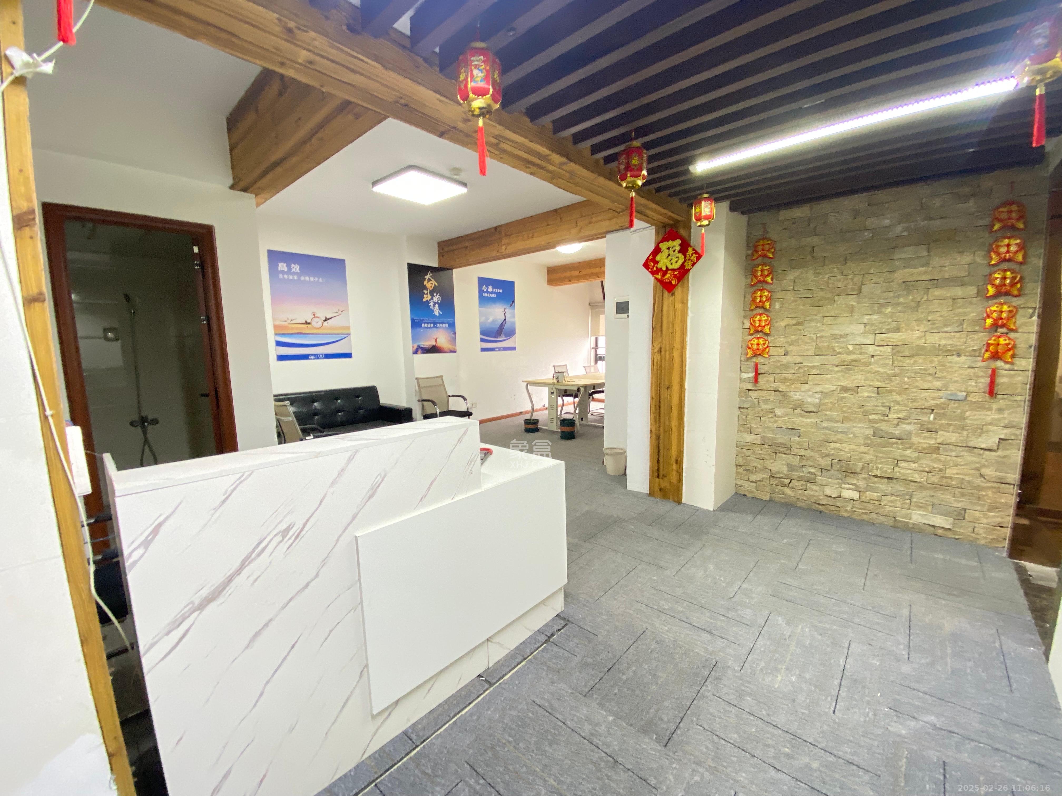 星大峰汇商务楼  1室2厅1卫    6800.0元/月 星大峰汇商务楼  1室2厅1卫    6800.0元/月室内图