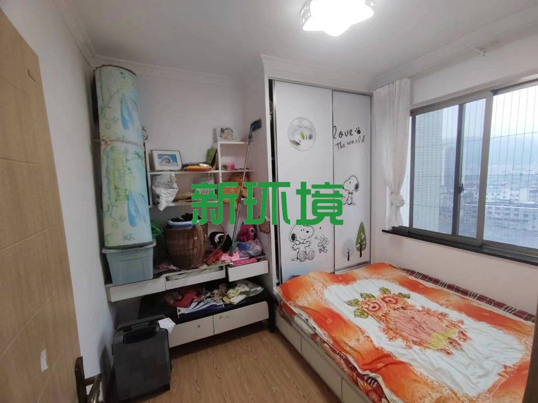 维港御景湾  3室2厅2卫   85.00万客厅