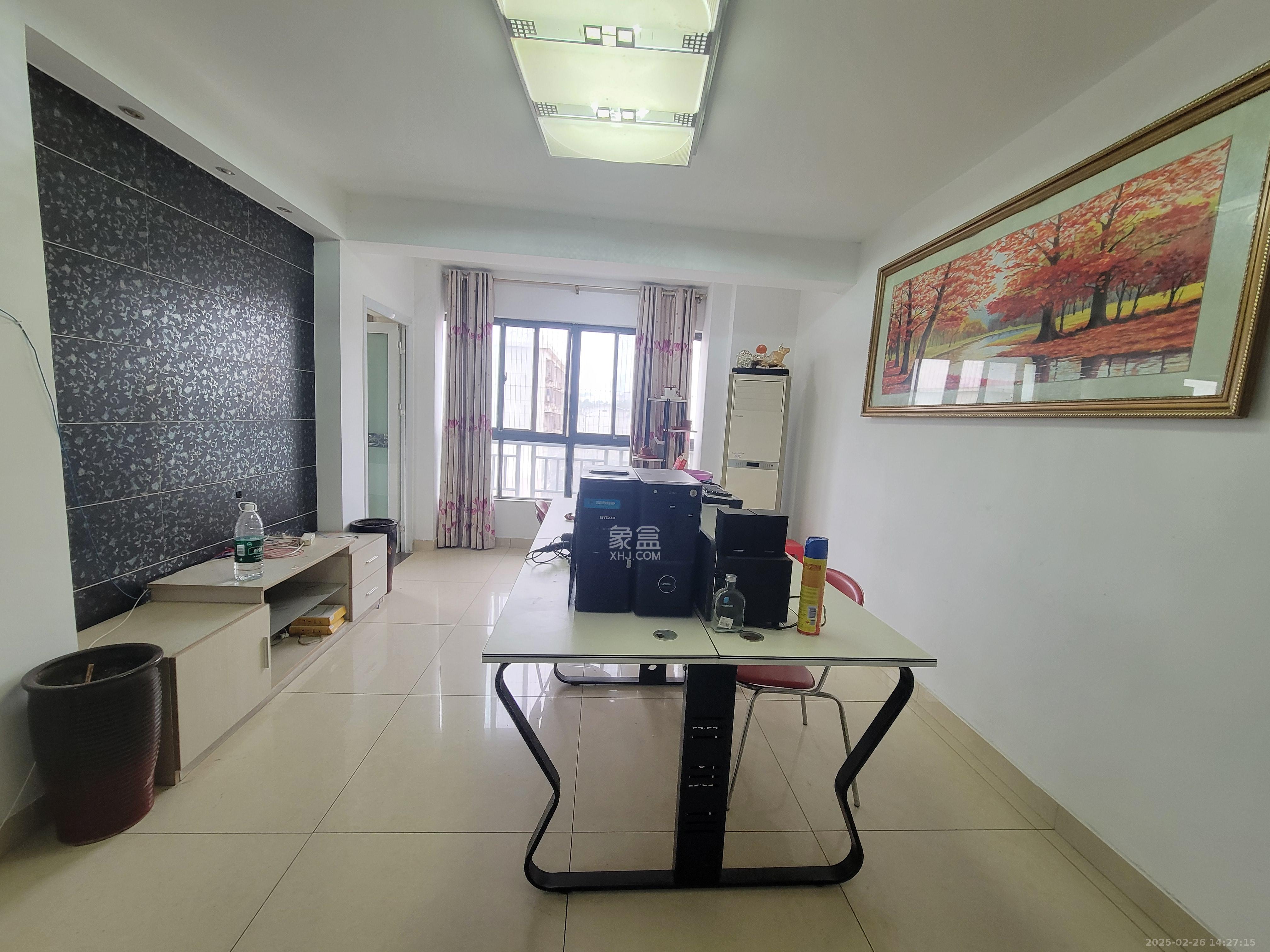 兰亭峰景 1室2厅1卫 2200.0元/月 兰亭峰景 1室2厅1卫 2200.0元/月室内图