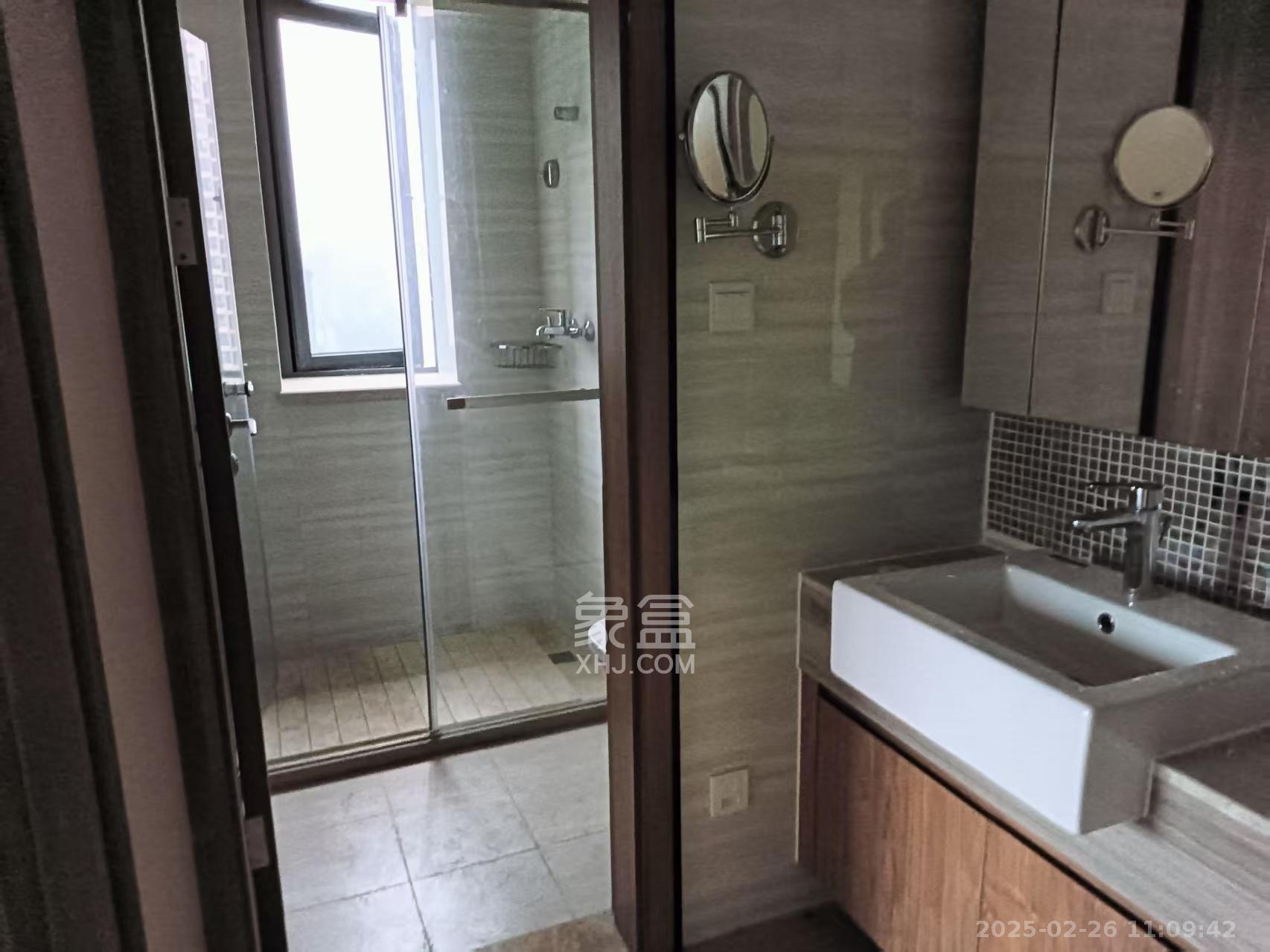 恒大金融广场 2室2厅1卫 2700.00元/月 恒大金融广场 2室2厅1卫 2700.00元/月室内图