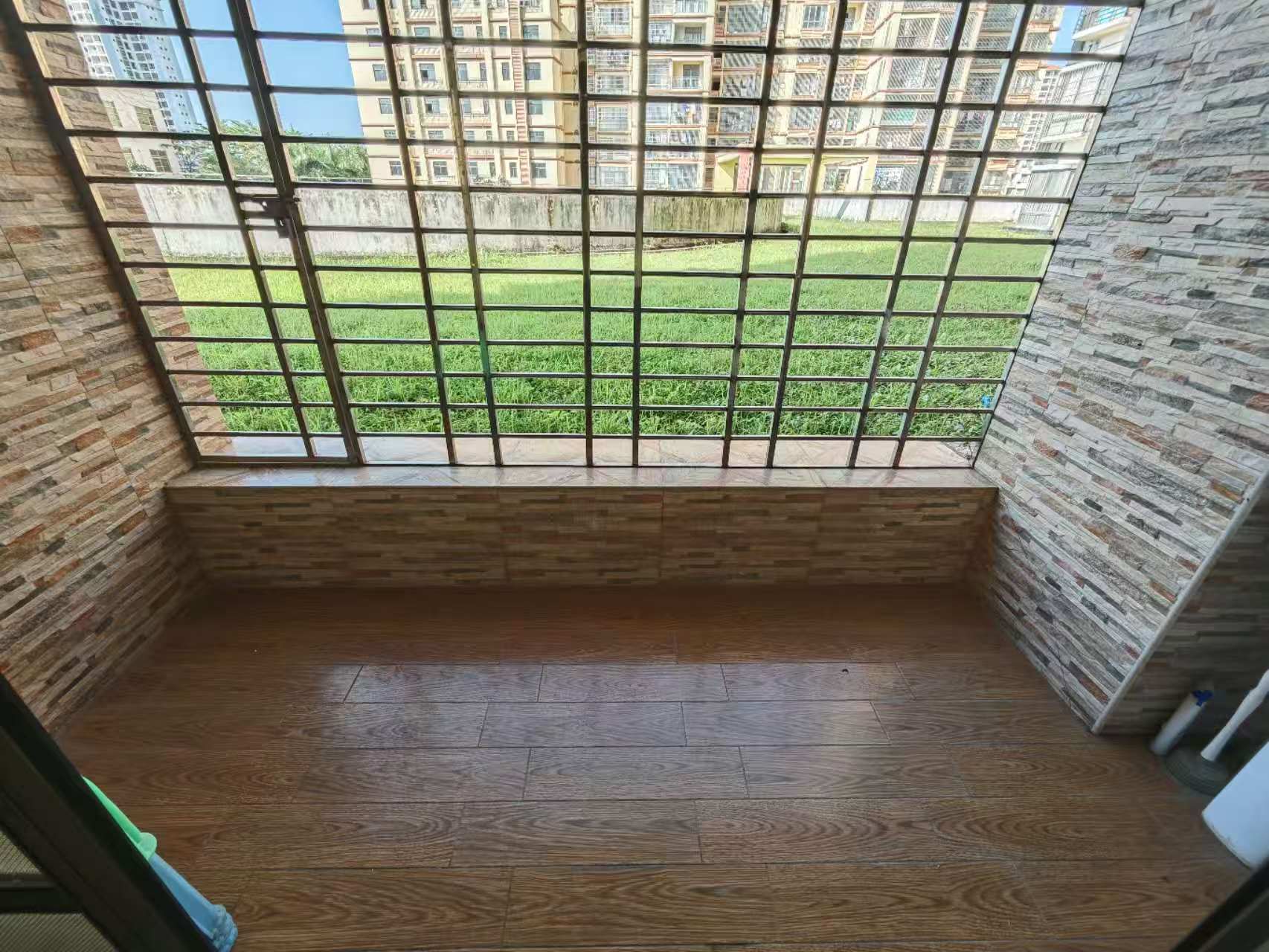 润江财苑 3室2厅2卫 2200.0元/月 润江财苑 3室2厅2卫 2200.0元/月室内图