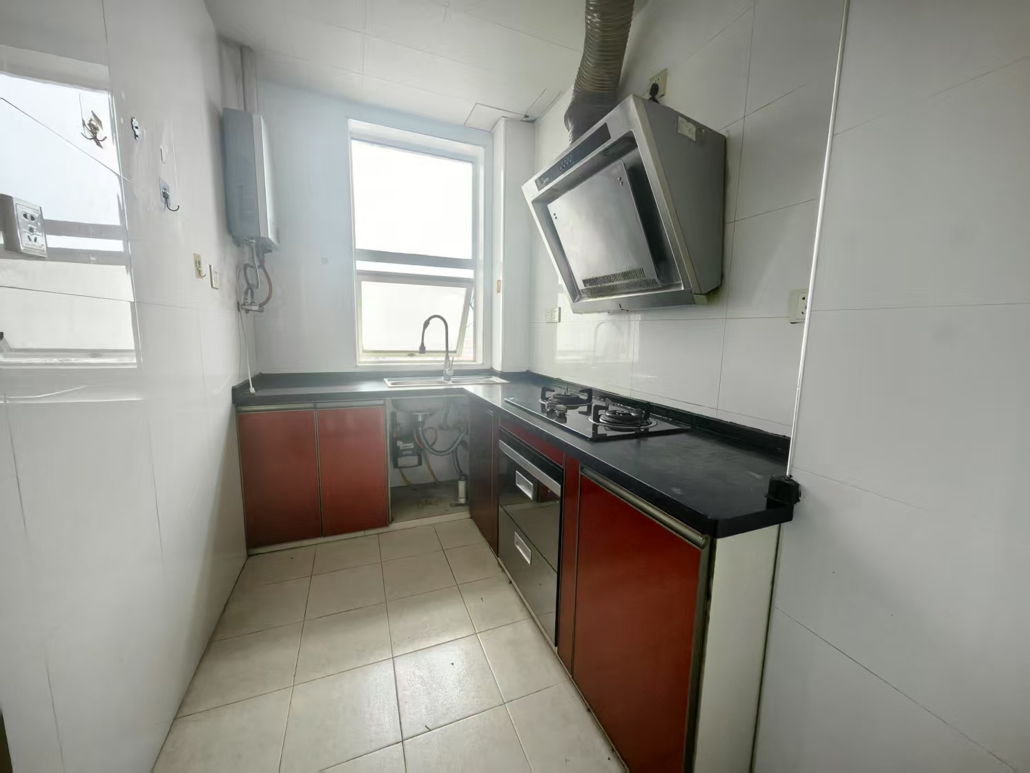 鸿泰国际 2室2厅1卫 1600.0元/月 鸿泰国际 2室2厅1卫 1600.0元/月室内图