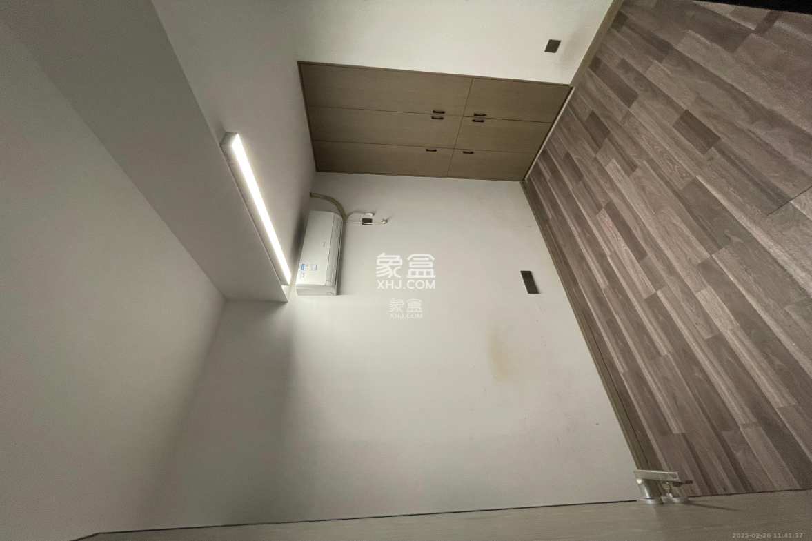 欧亚达国际广场 5室1厅1卫 5500.0元/月 欧亚达国际广场 5室1厅1卫 5500.0元/月室内图