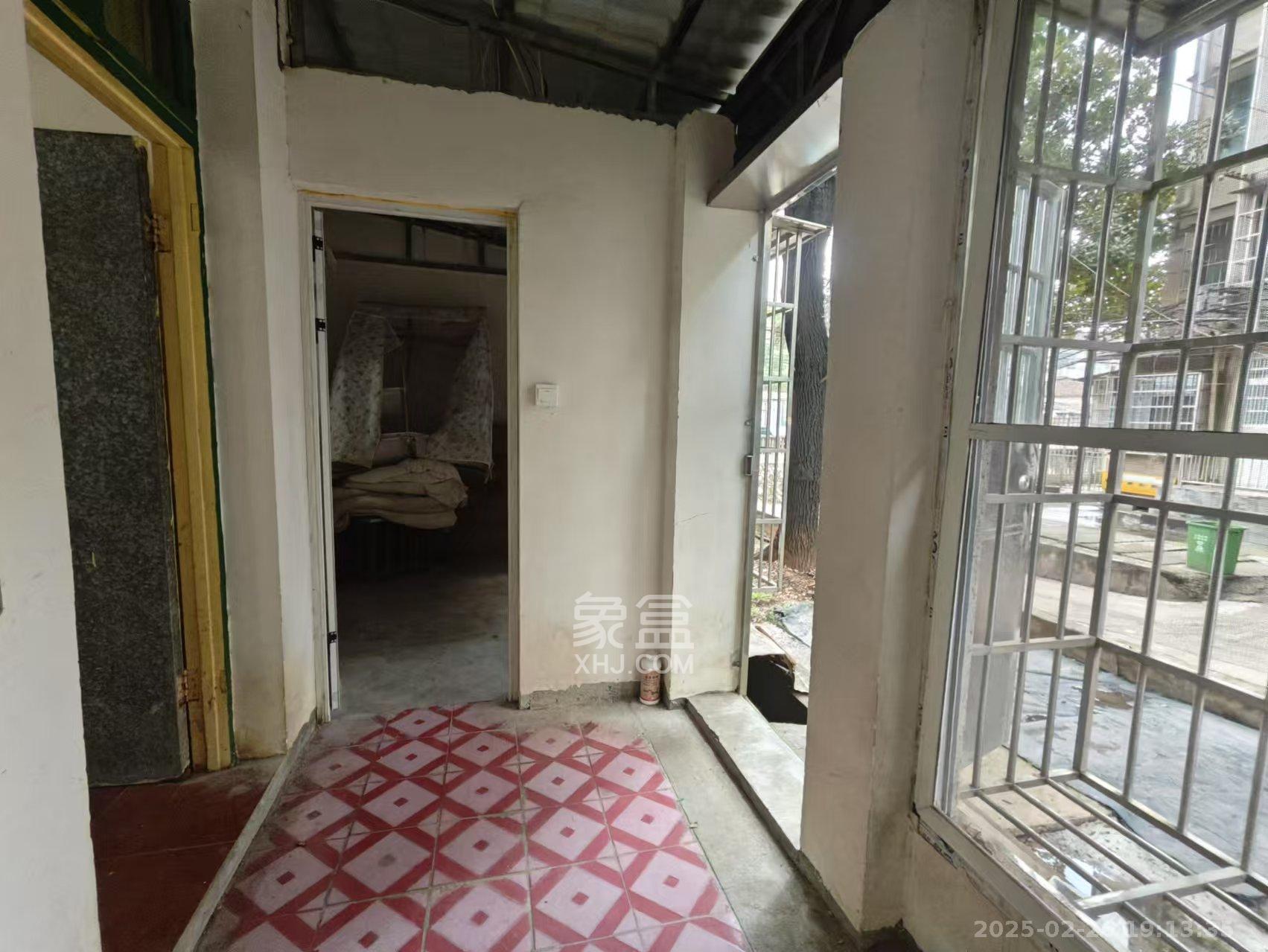 马家岭变电站 2室2厅1卫 800.0元/月 马家岭变电站 2室2厅1卫 800.0元/月室内图