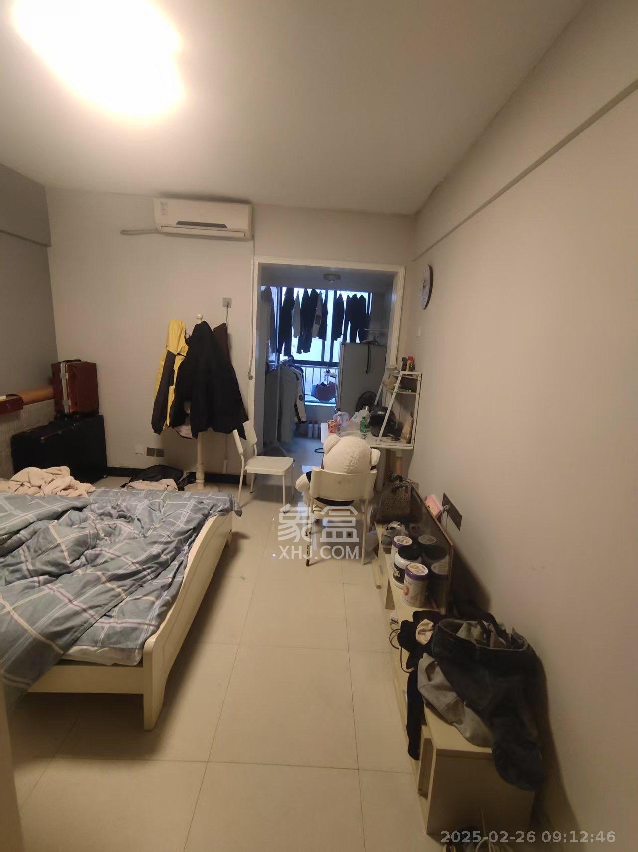 建鑫国际一期  1室0厅1卫   15.80万客厅